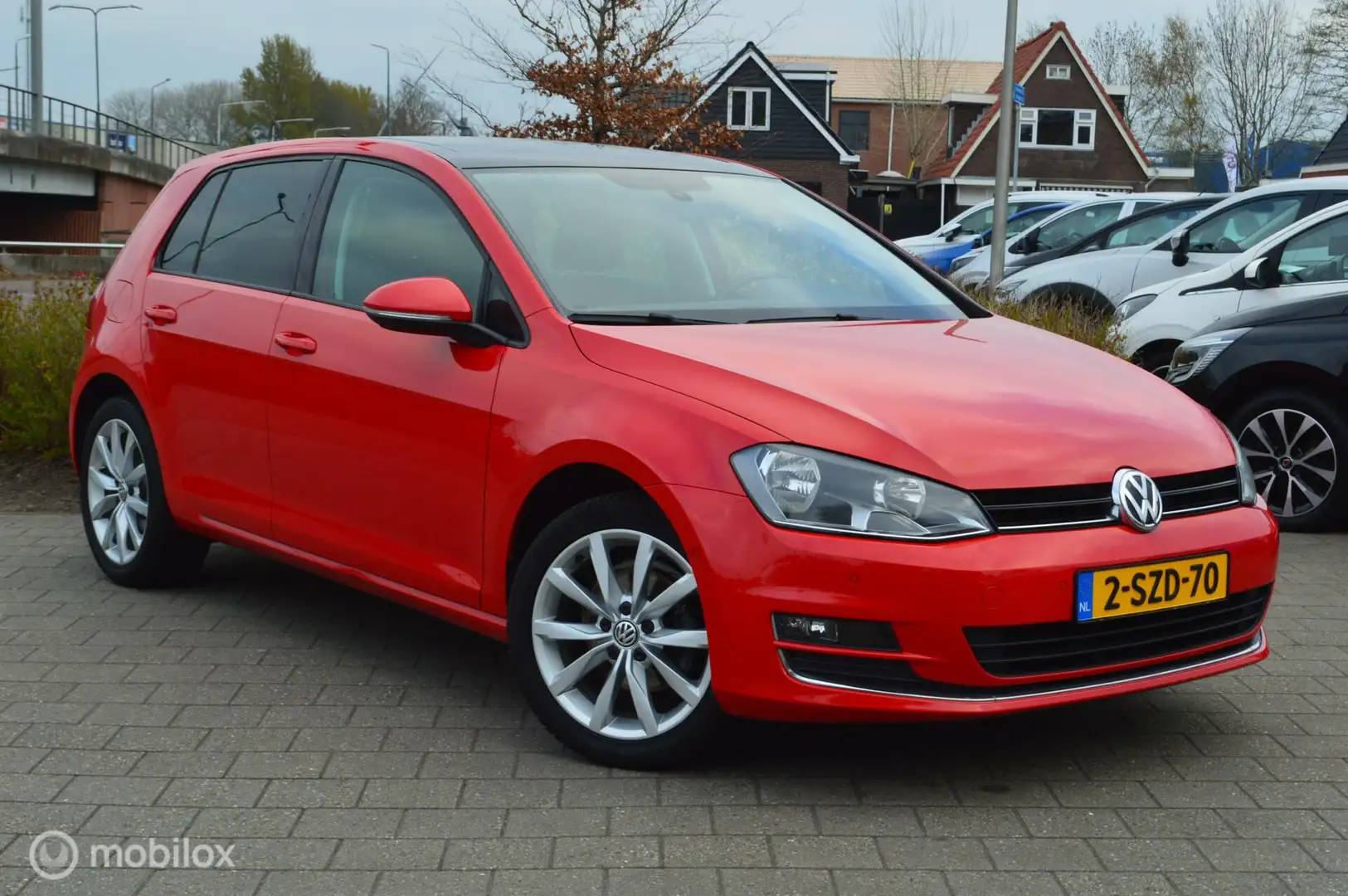 Volkswagen Golf 1.2 TSI 105pk Highline | Pano-dak Rouge - 1