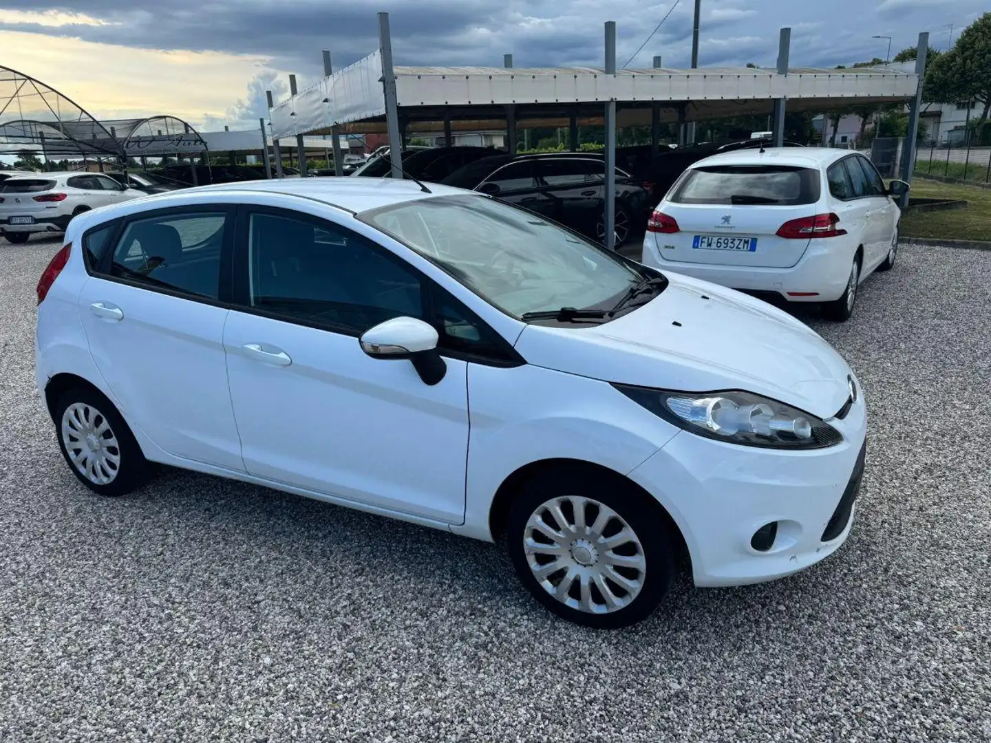 Ford Fiesta Ikon 1.2 16V 60CV 5p. Business Blanco - 2