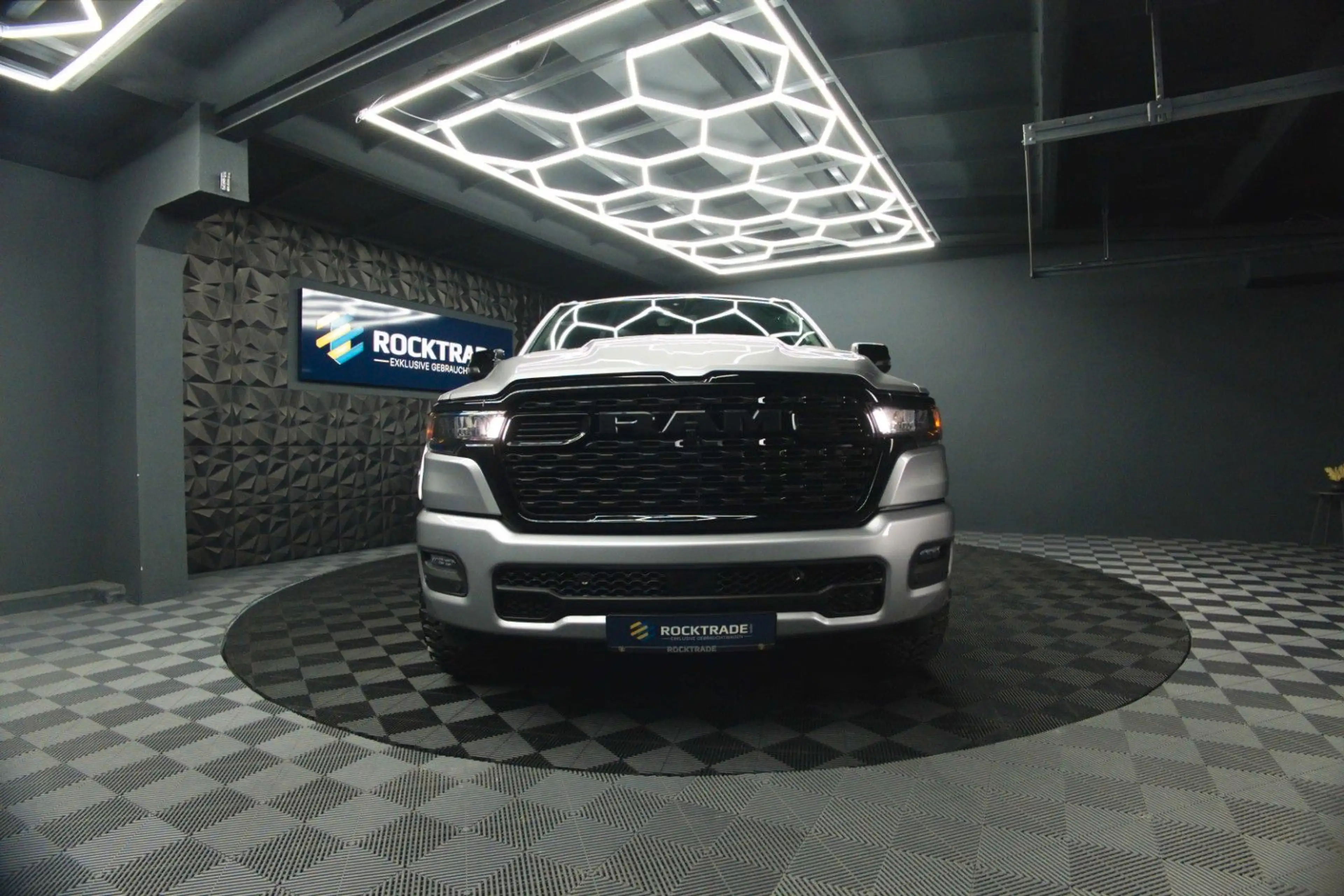 Dodge RAM 3.0 MY 25 TWIN TURBO Offroad Night ACC 19% — photo 4