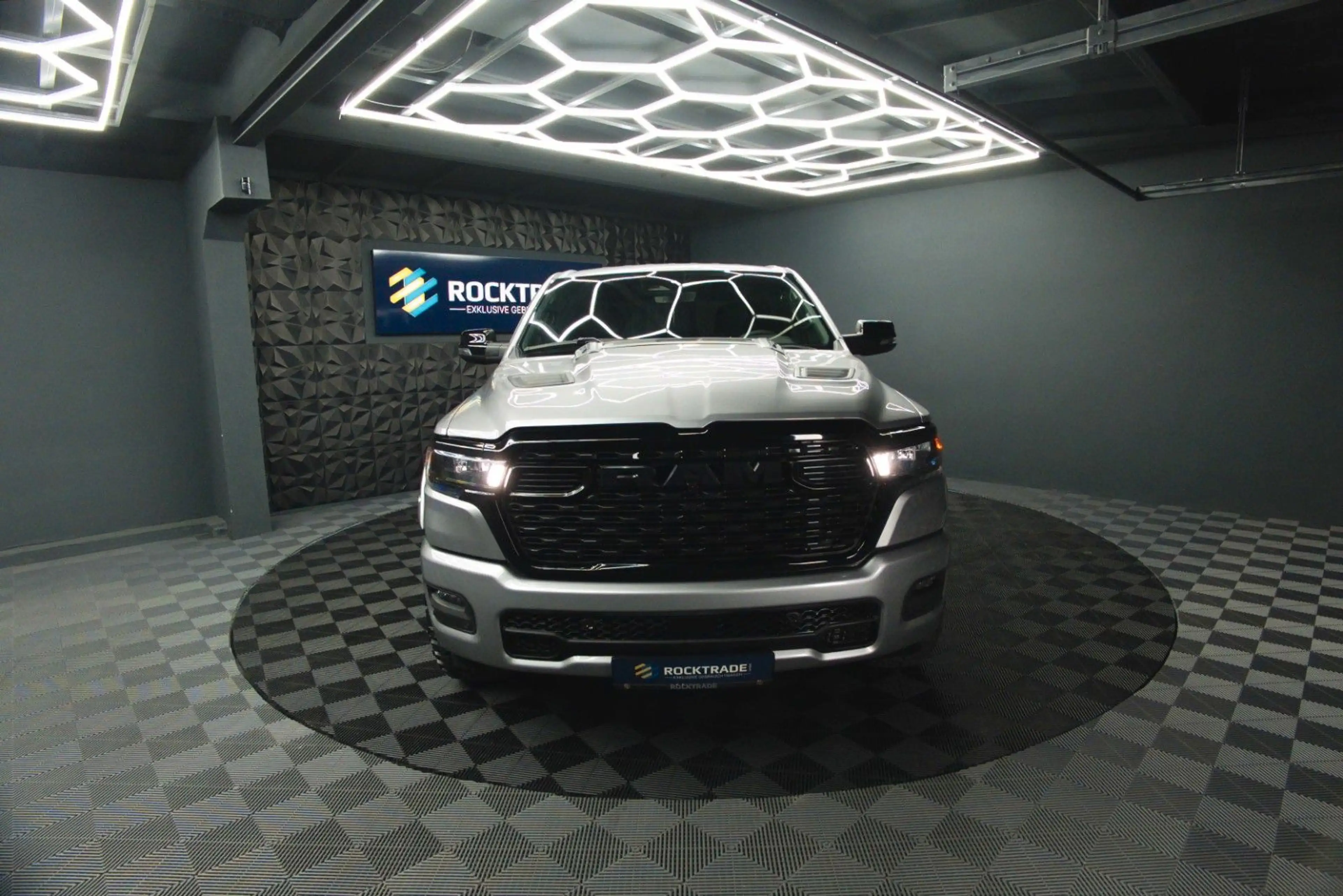 Dodge RAM 3.0 MY 25 TWIN TURBO Offroad Night ACC 19% — photo 3