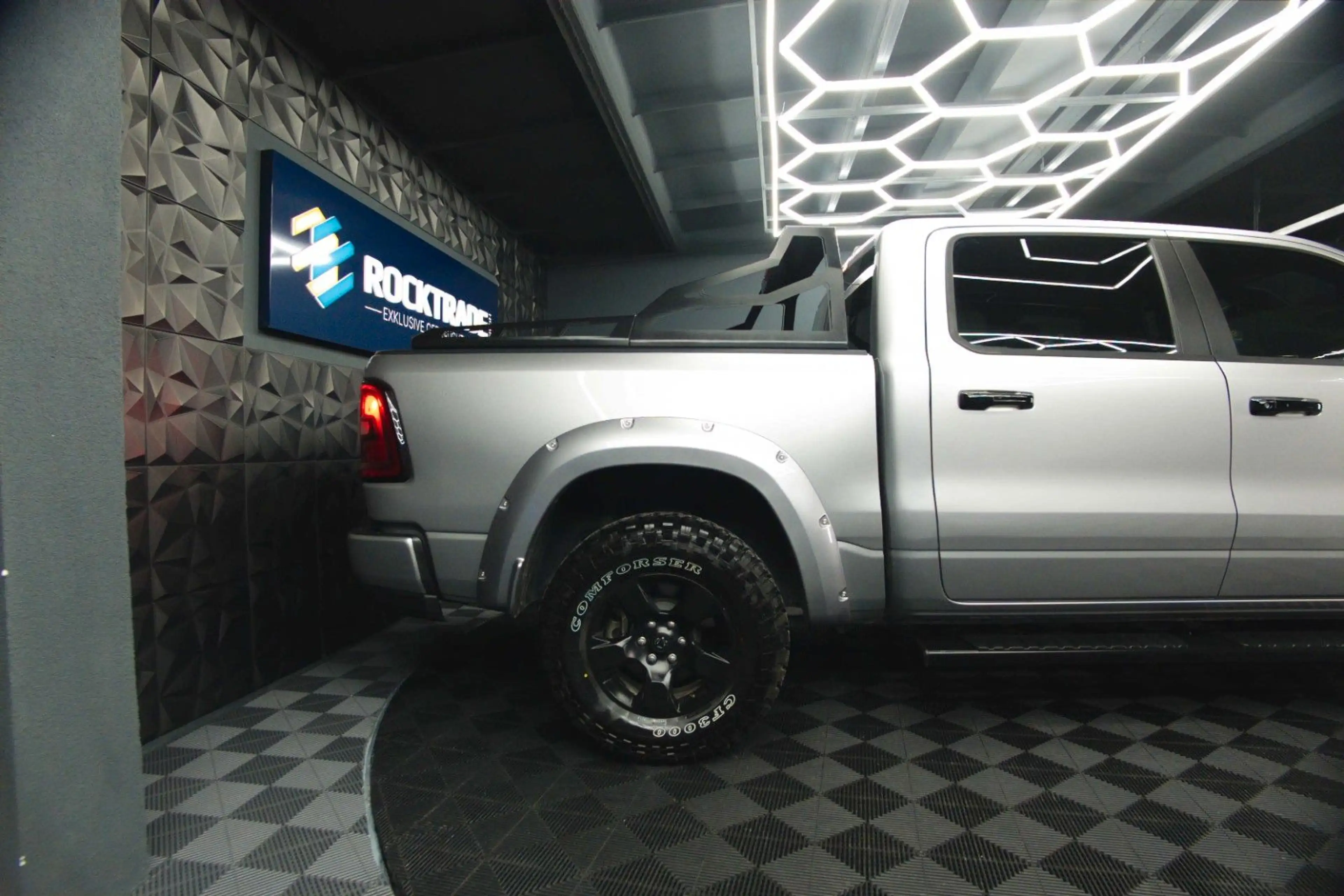 Dodge RAM 3.0 MY 25 TWIN TURBO Offroad Night ACC 19% — photo 9