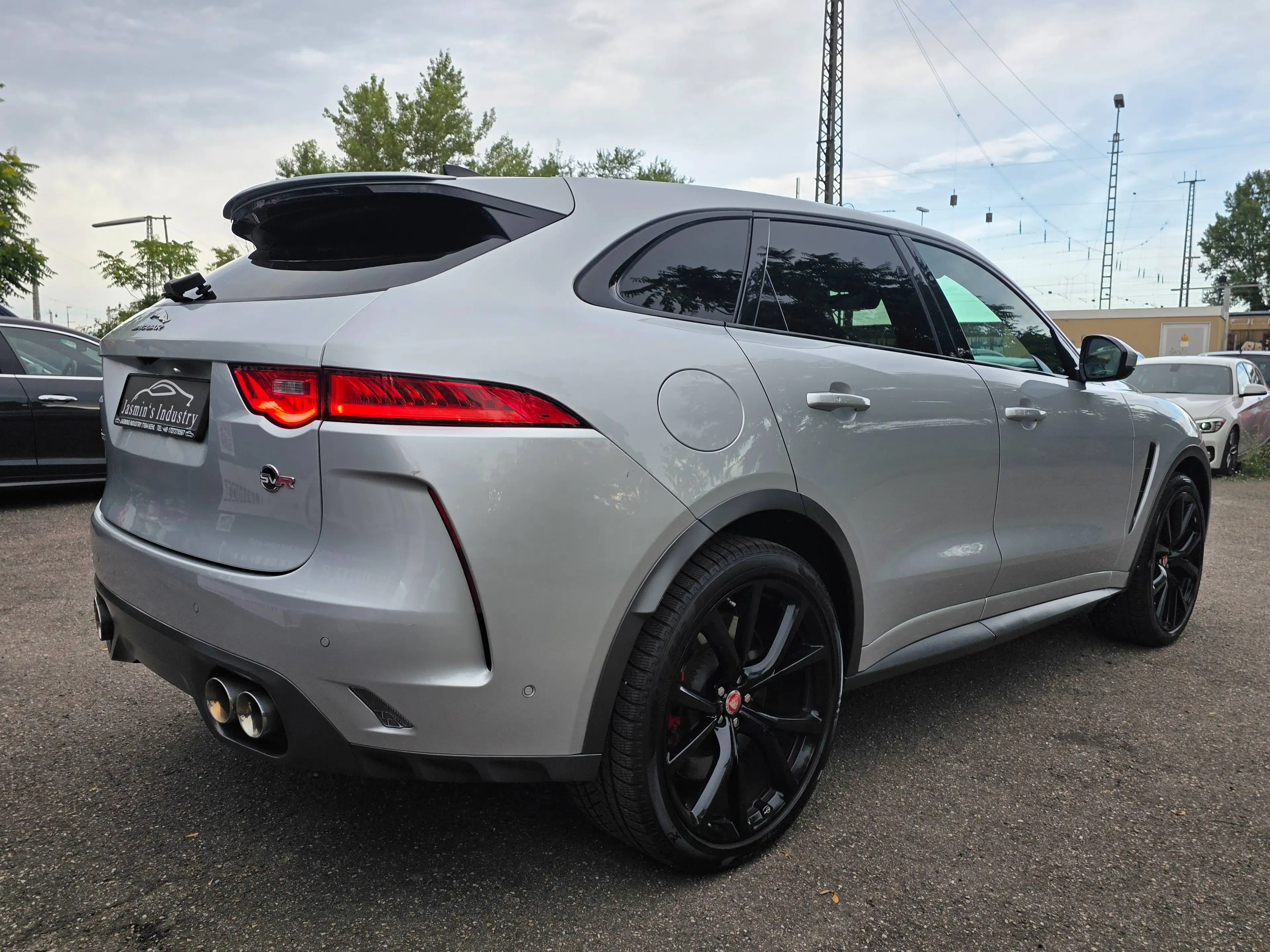 Jaguar F-Pace SVR AWD Schalen Sitze Panoramadach Kamera — photo 5