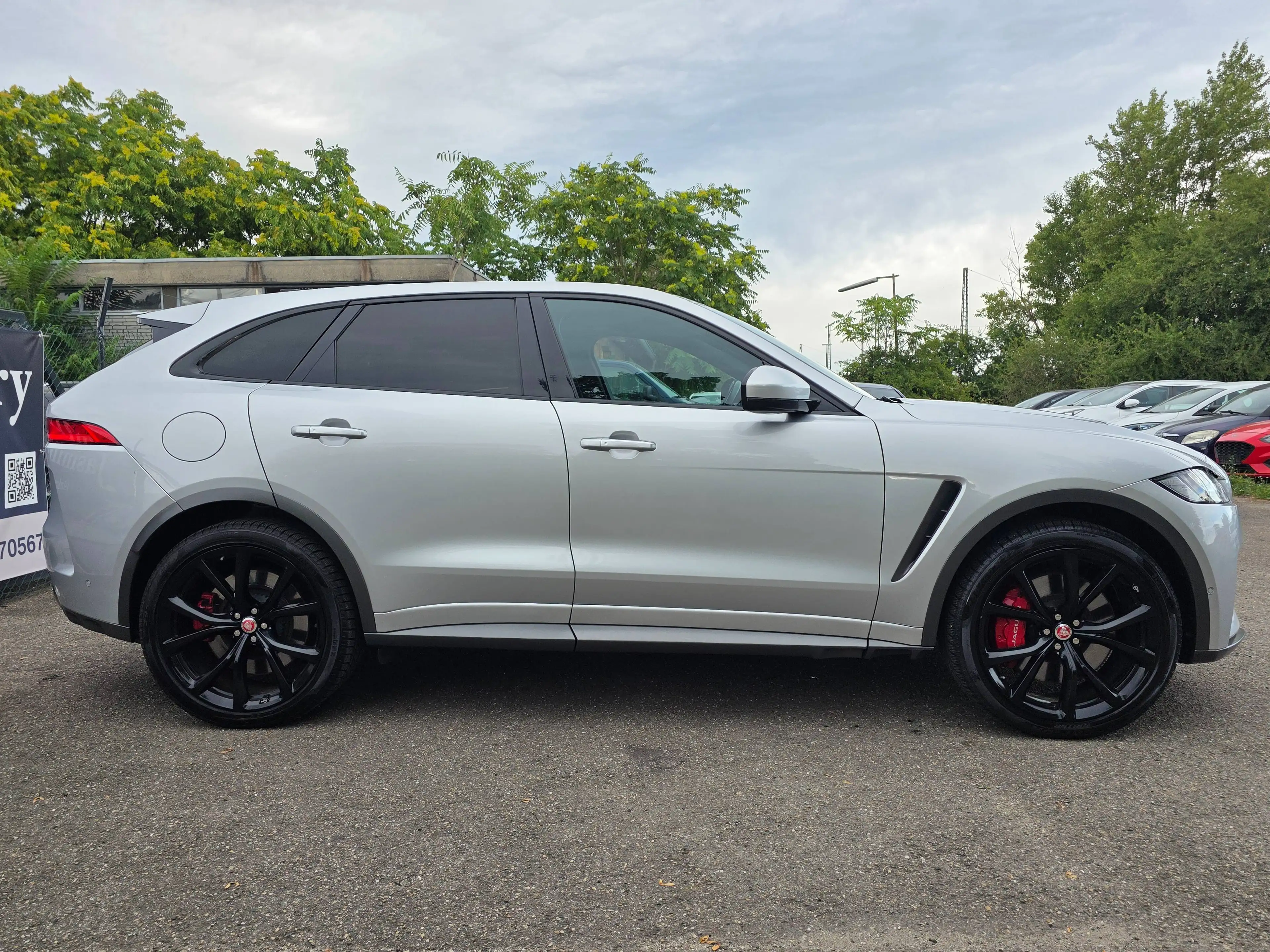 Jaguar F-Pace SVR AWD Schalen Sitze Panoramadach Kamera — photo 7