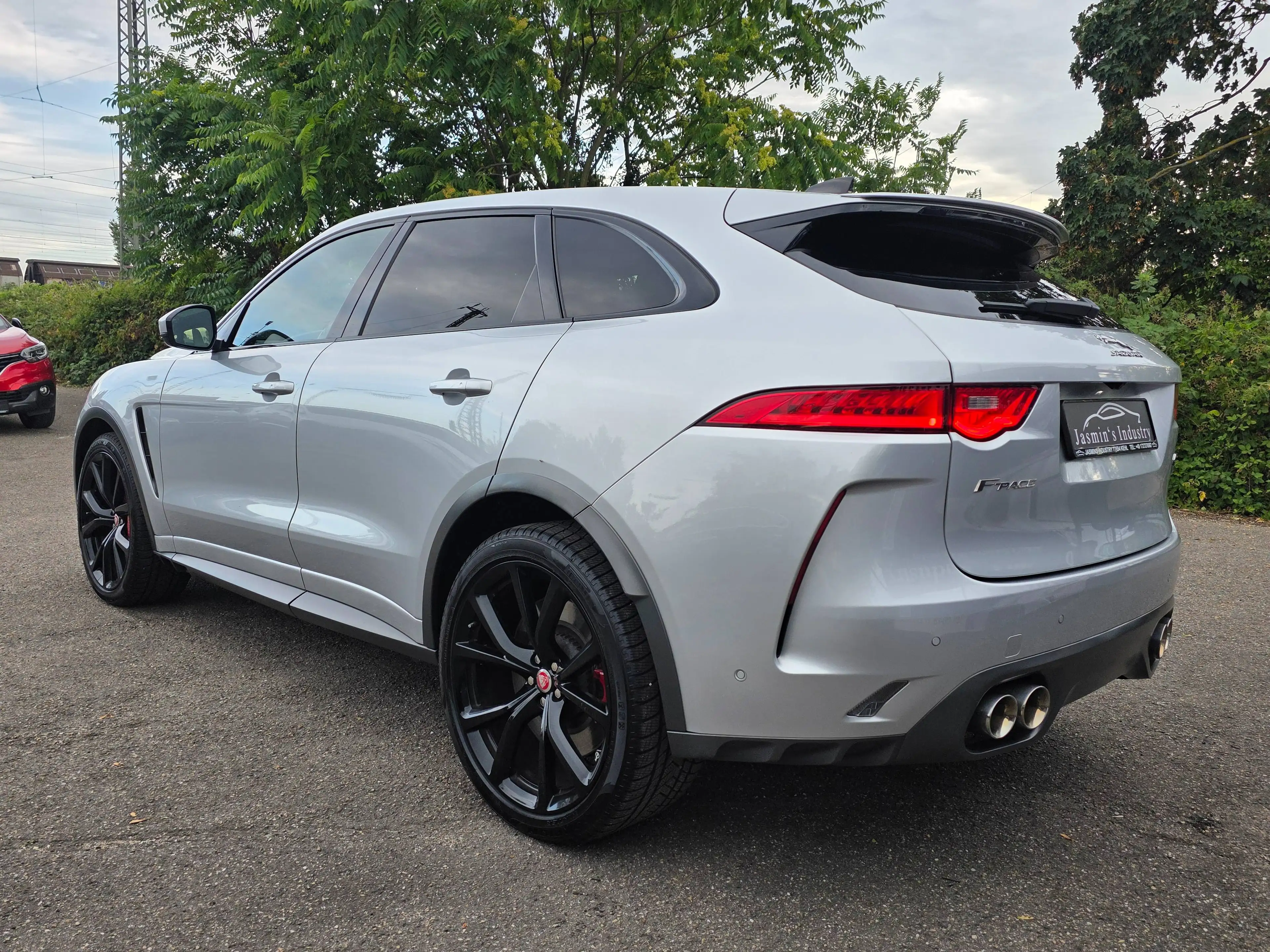Jaguar F-Pace SVR AWD Schalen Sitze Panoramadach Kamera — photo 6