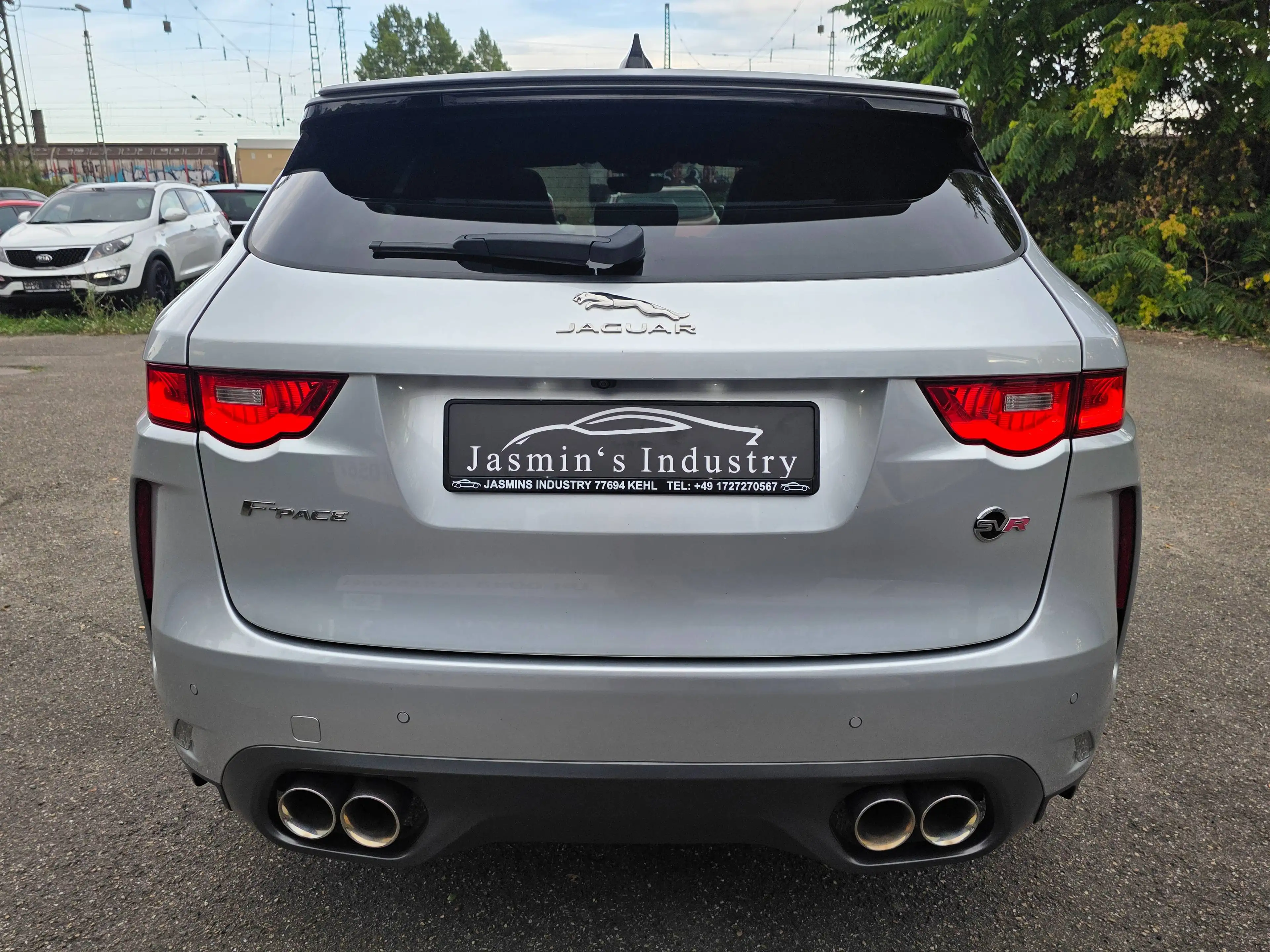 Jaguar F-Pace SVR AWD Schalen Sitze Panoramadach Kamera — photo 4
