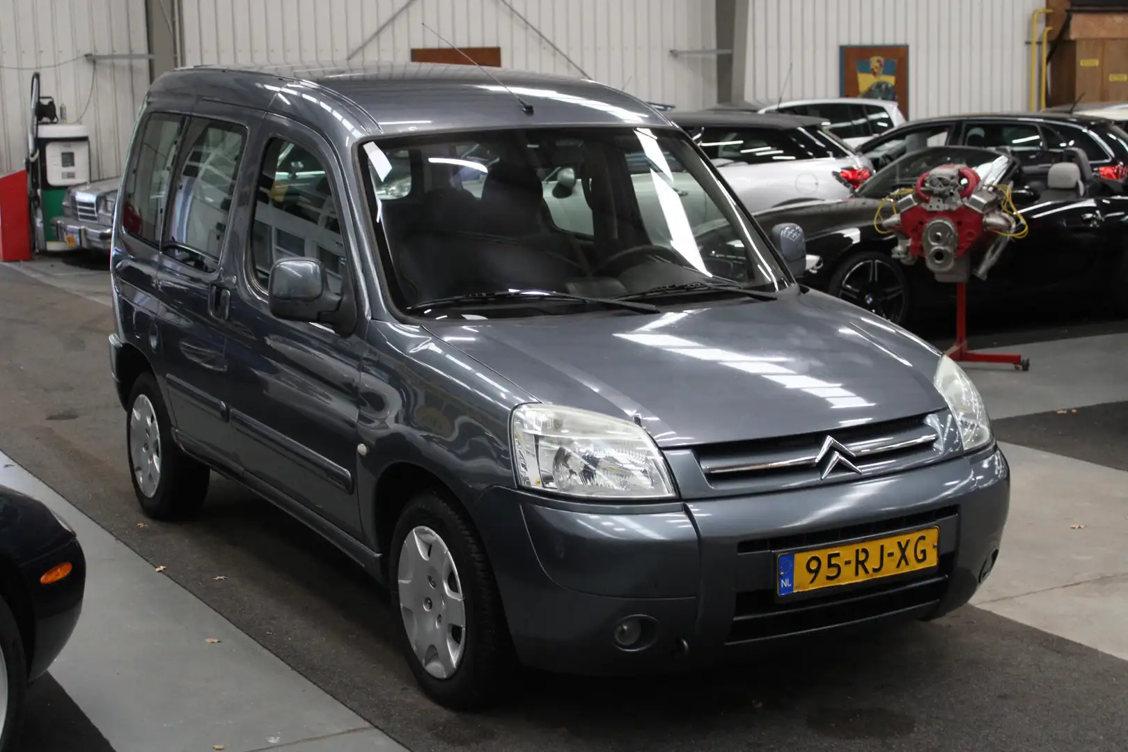 Citroen Berlingo 1.6i Multispace Attraction Airco, Cruise Control, Grau - 2