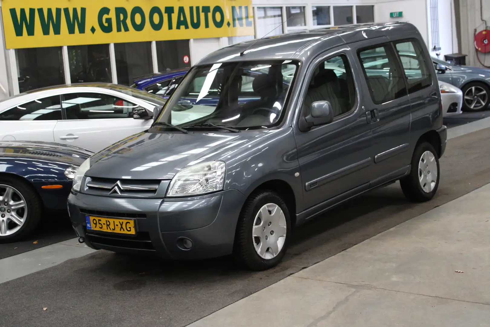 Citroen Berlingo 1.6i Multispace Attraction Airco, Cruise Control, Grau - 1