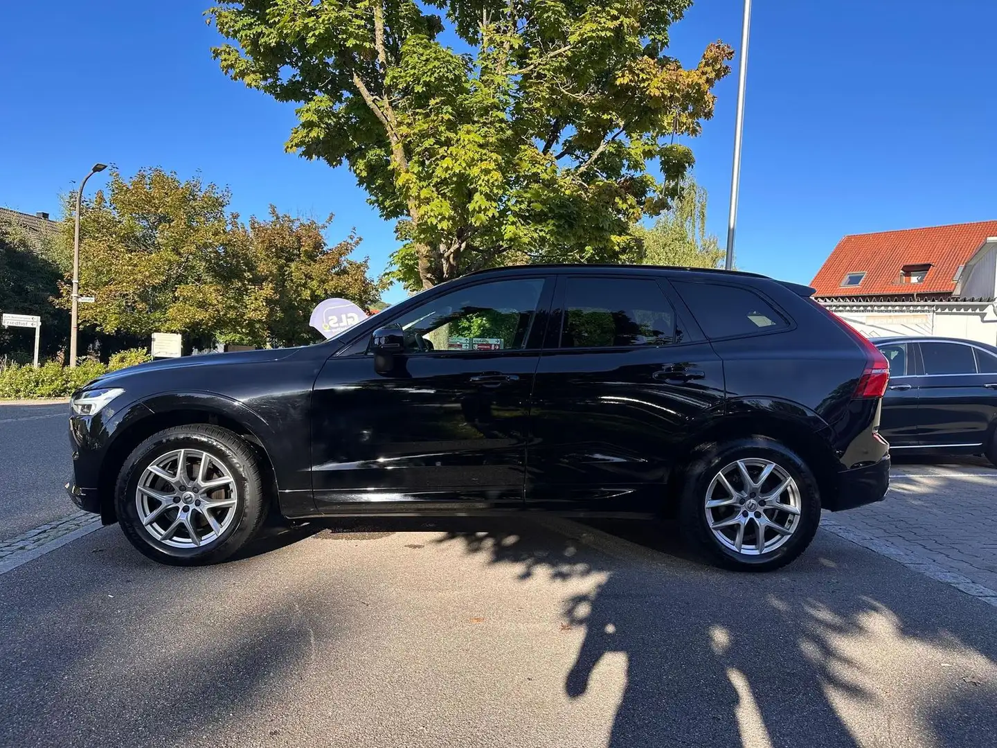 Volvo XC60 R Design 2WD/Kamera/Navi/AppleCarPlay Noir - 2