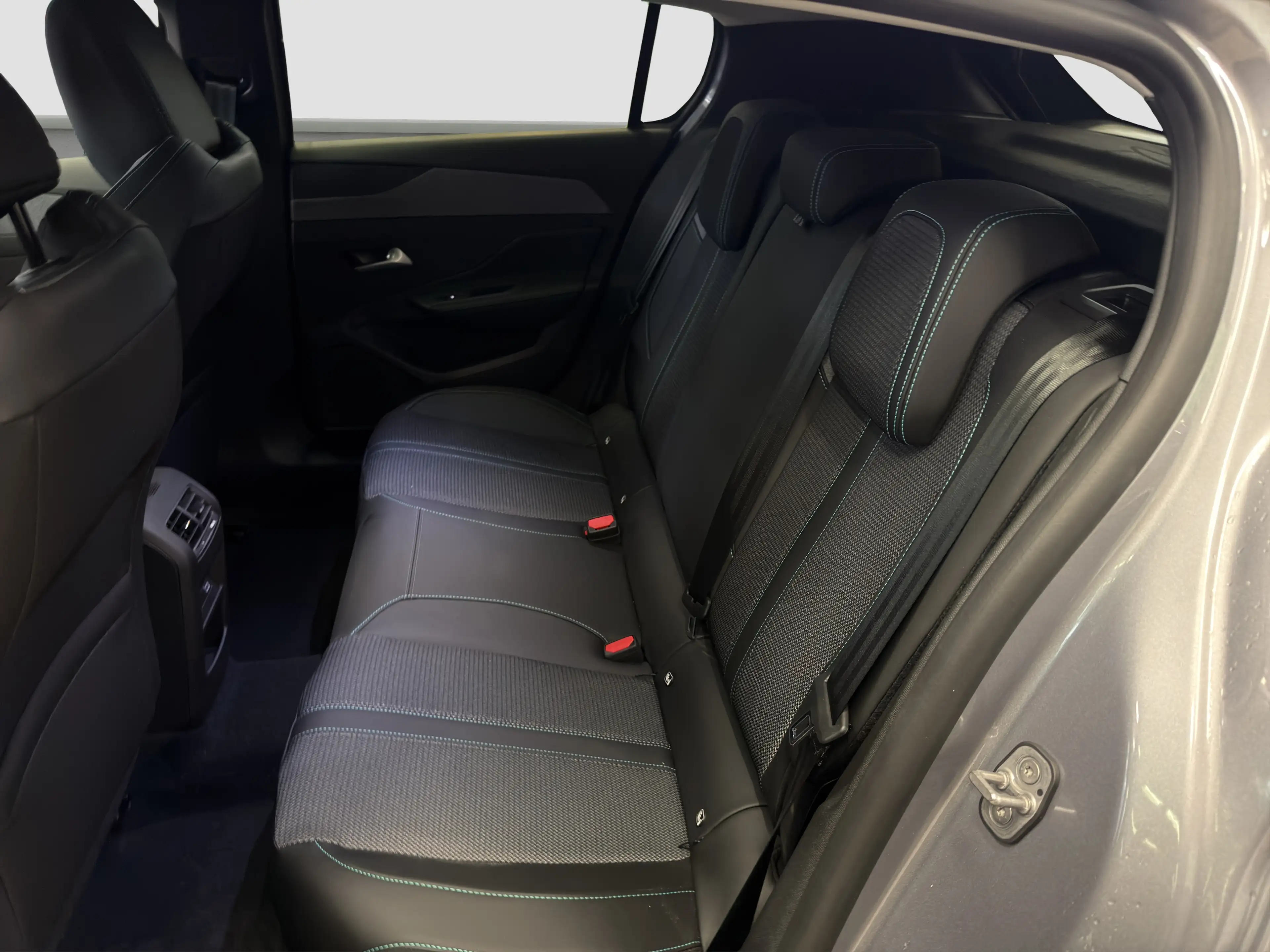 Peugeot 308 308 ALLURE BHDi 130 EAT8 1,5 — photo 10