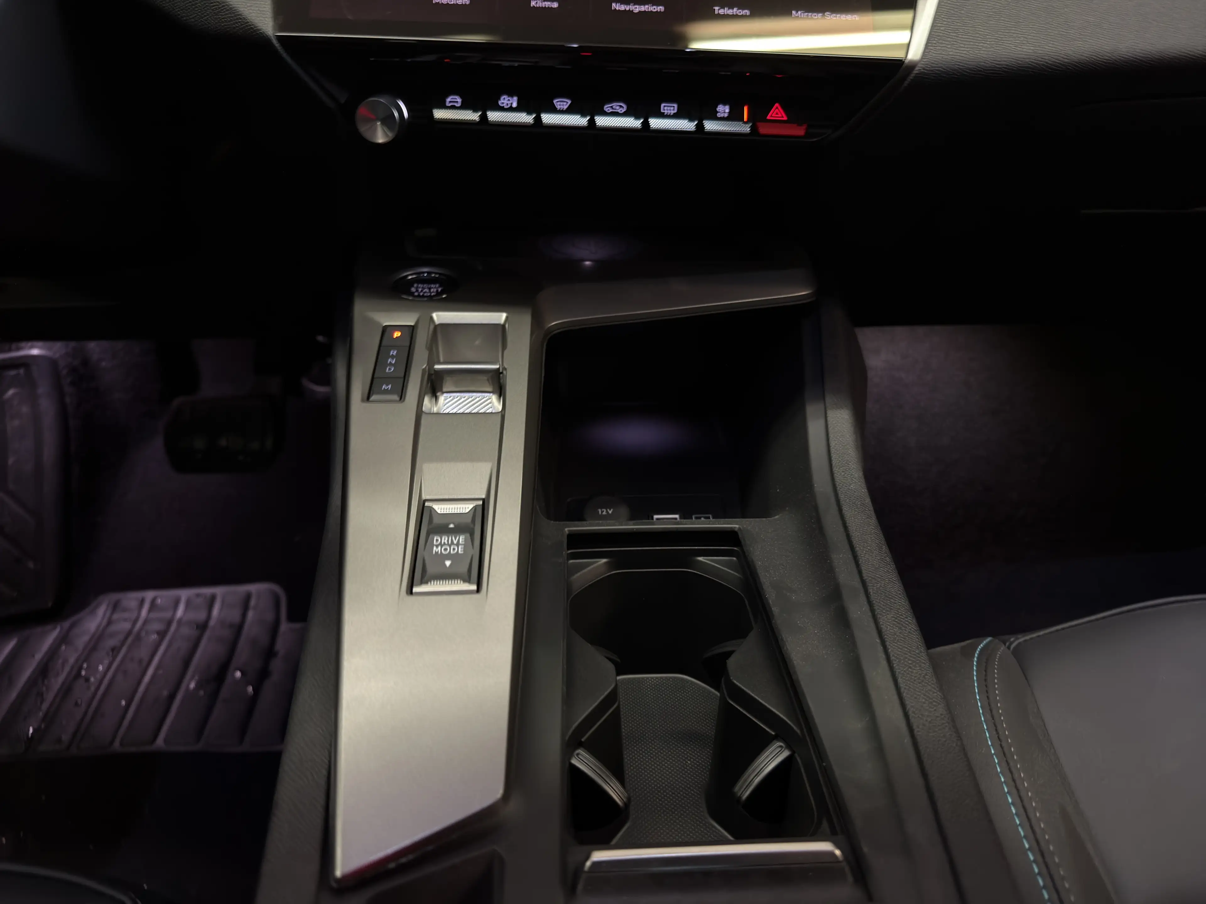 Peugeot 308 308 ALLURE BHDi 130 EAT8 1,5 — photo 12