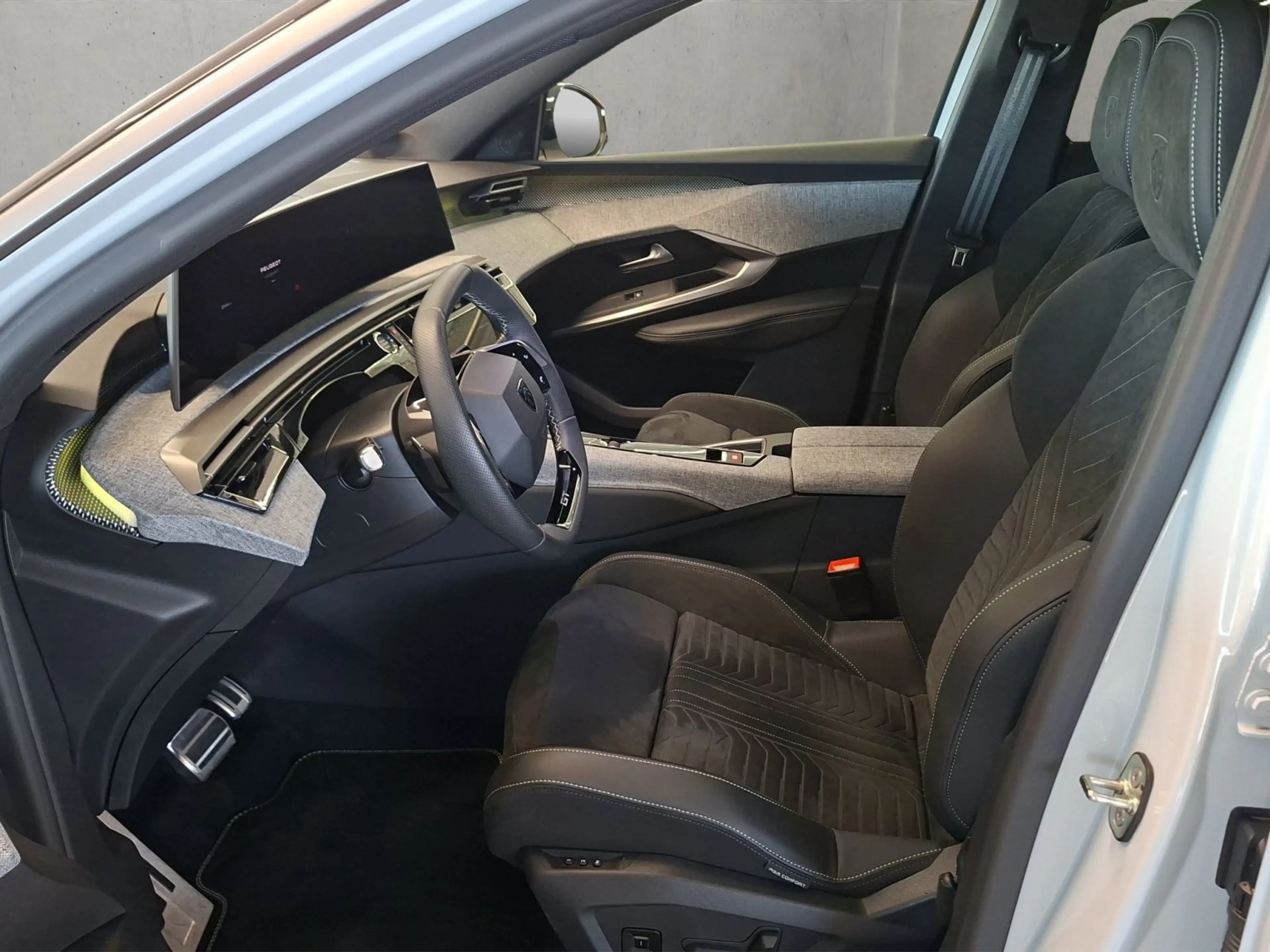 Peugeot 3008 GT HYBRID 145 e-DSC6 — photo 9