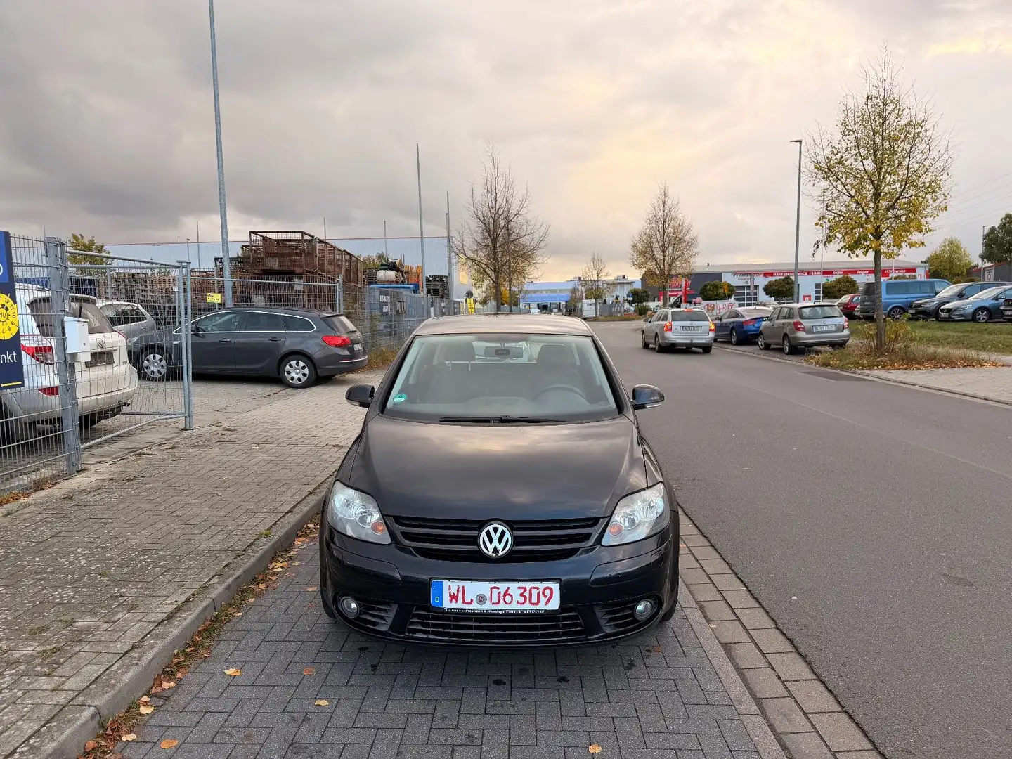 Volkswagen Golf Plus V Edition 1,4L *Climatronik*2xSHZ*ALU* Schwarz - 2