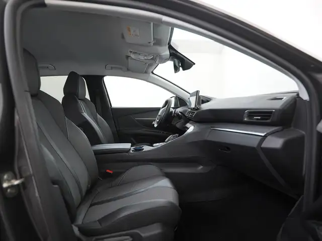 Peugeot 3008 view 3