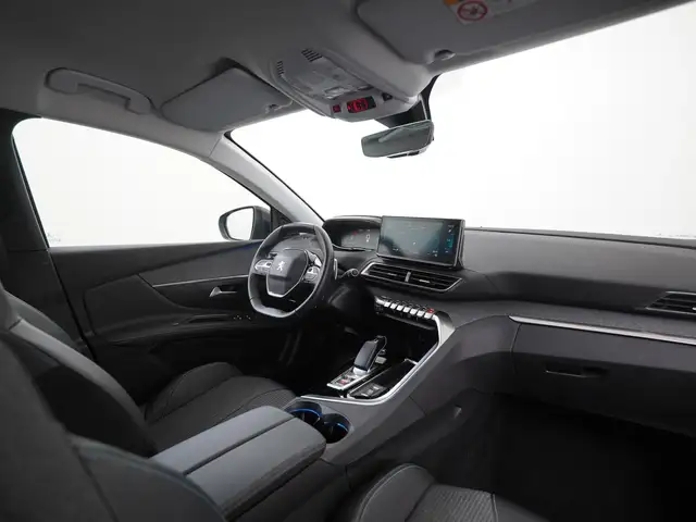 Peugeot 3008 view 2