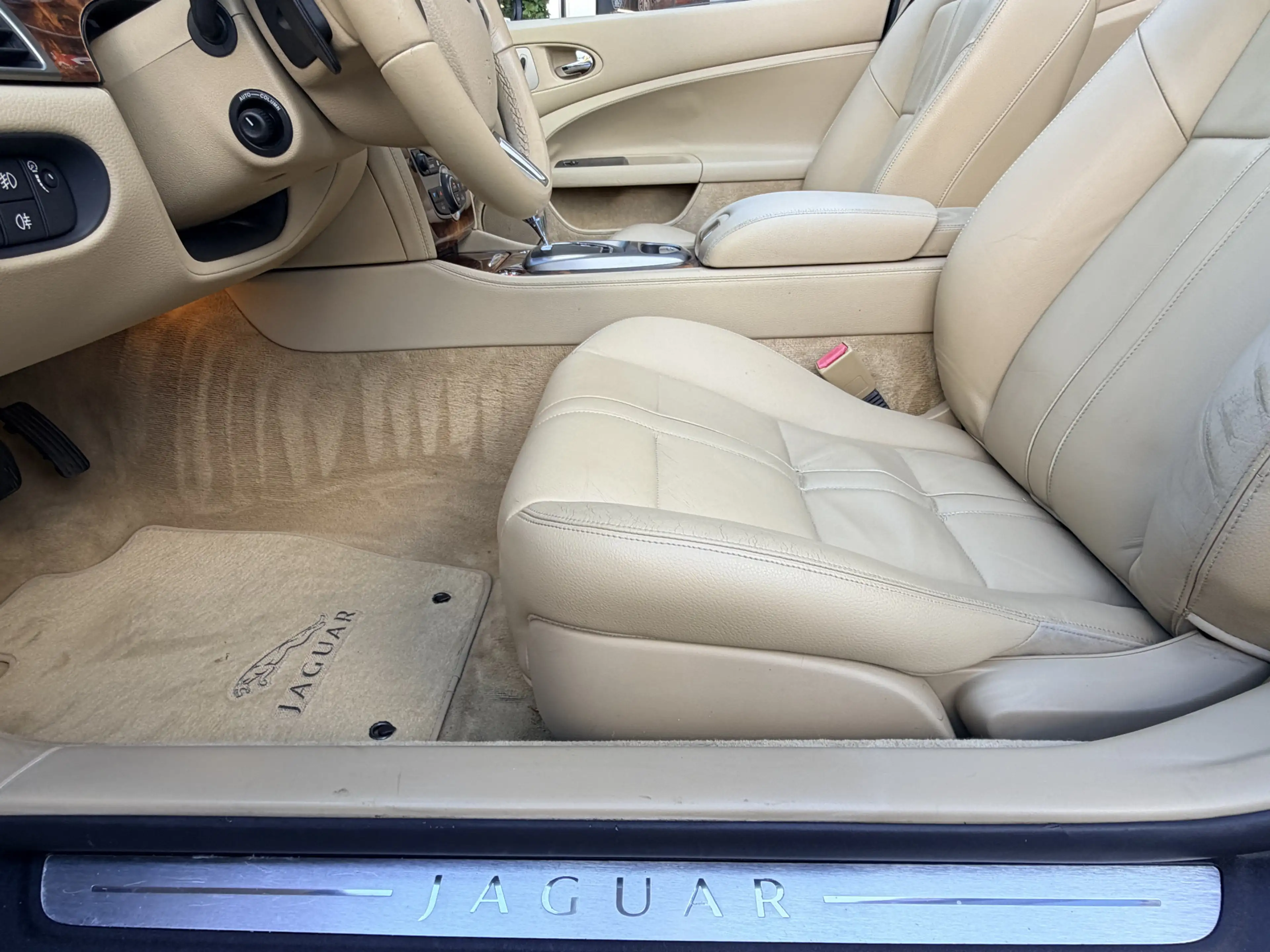 Jaguar XK 4.2 V8 Convertible — photo 8