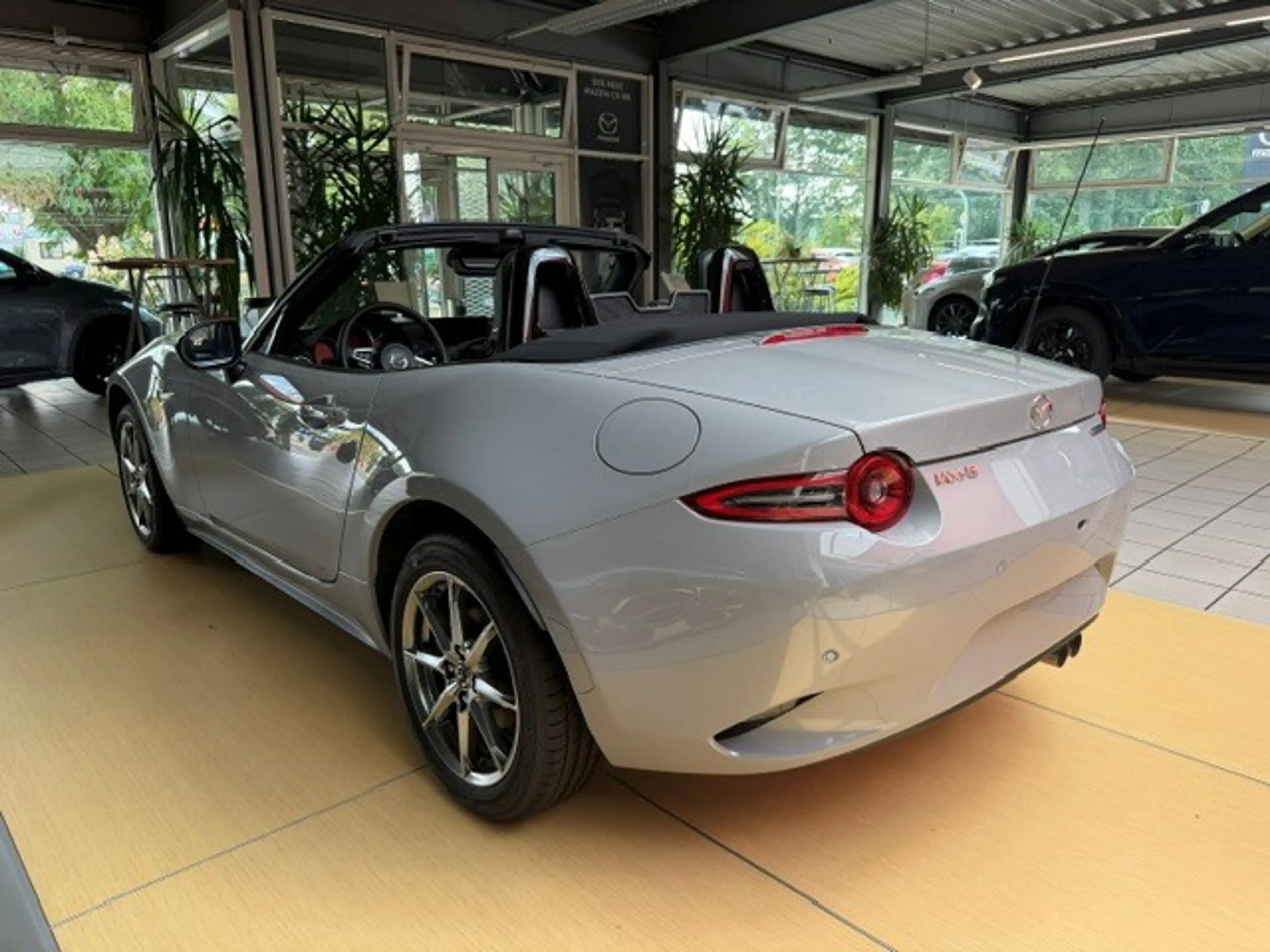 Mazda MX-5 2026 Exclusive-line 1.5L SKYACTIV-G 132 — photo 2