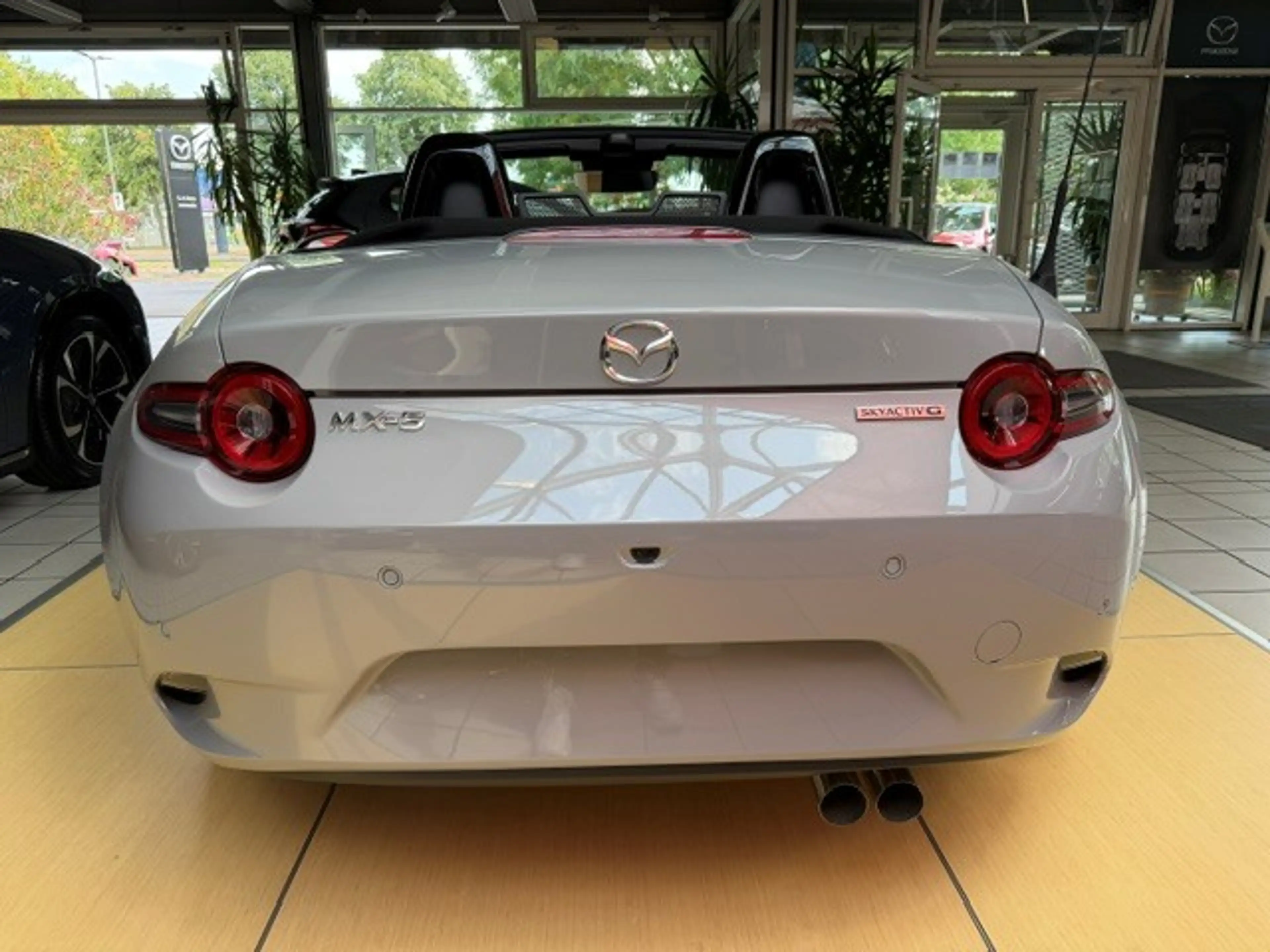 Mazda MX-5 2026 Exclusive-line 1.5L SKYACTIV-G 132 — photo 3