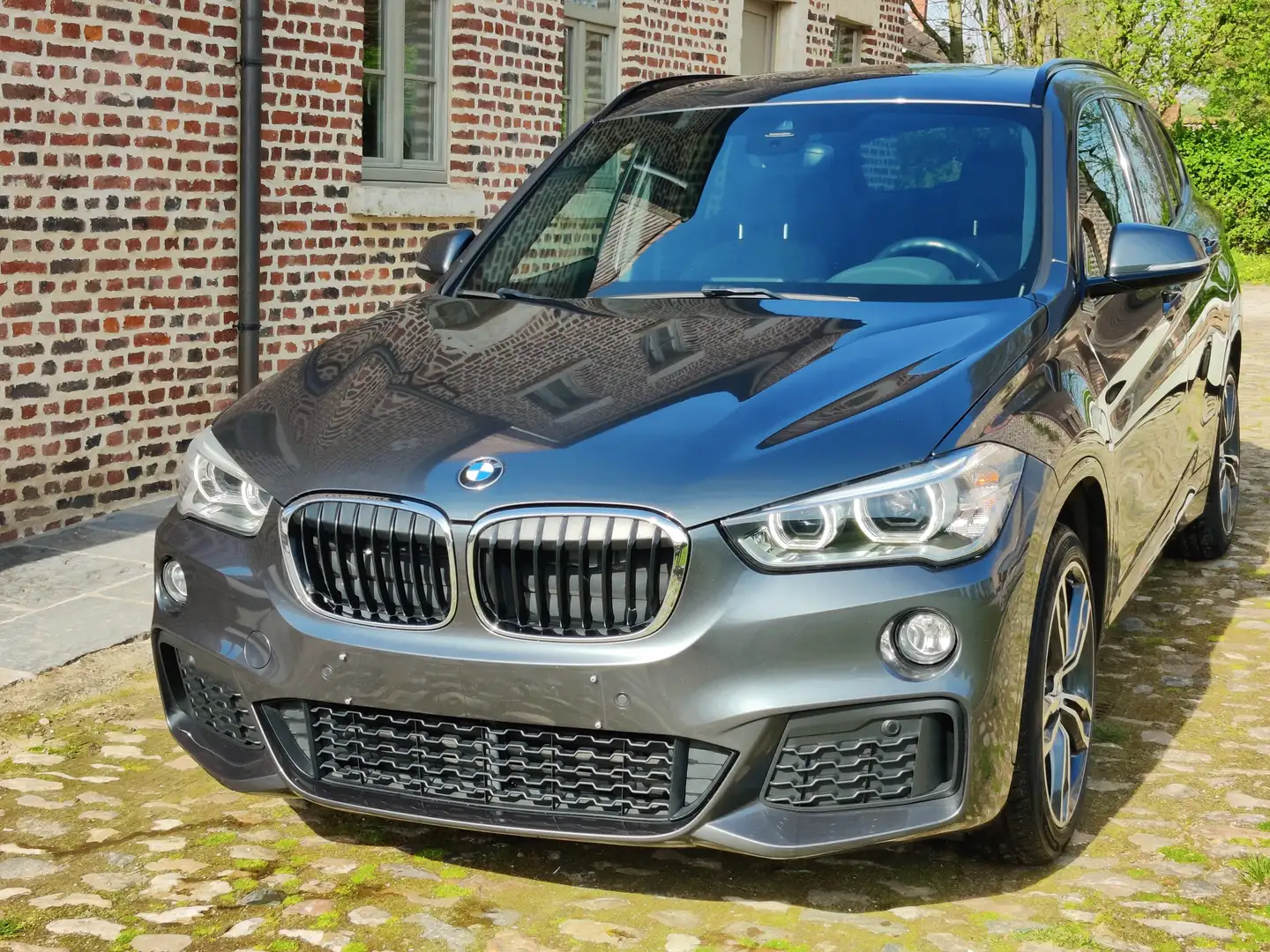 BMW X1 2.0 dA sDrive18 Pack M Full Options Grijs - 2