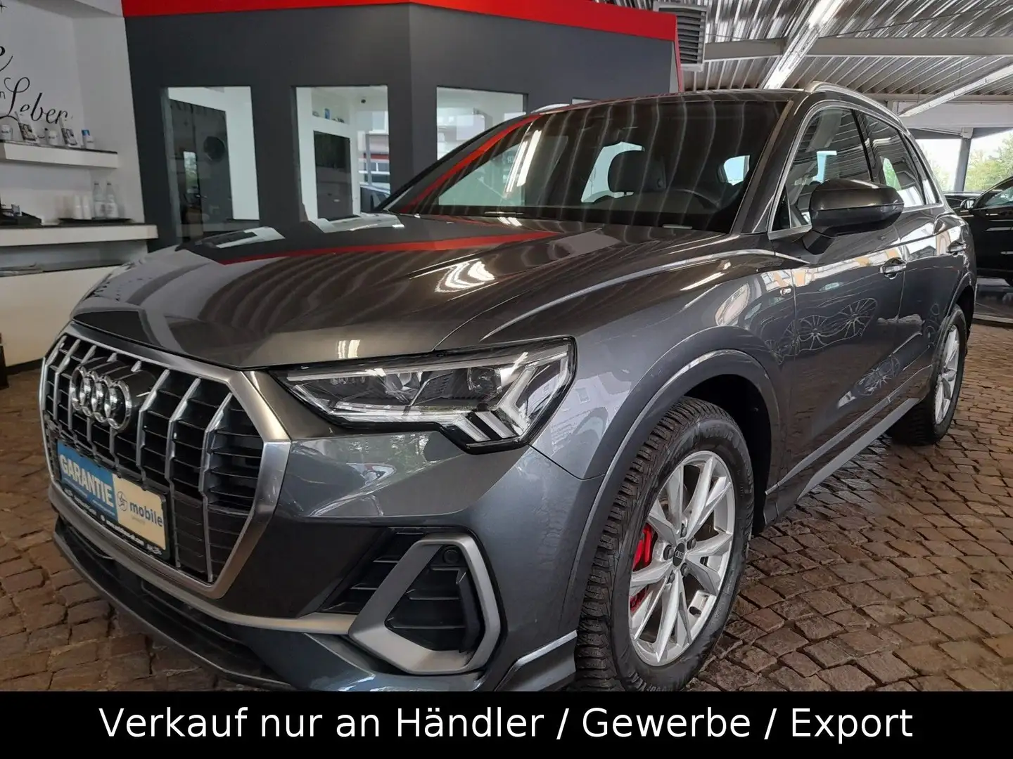 Audi Q3 40 TFSI quattro S line Grau - 1