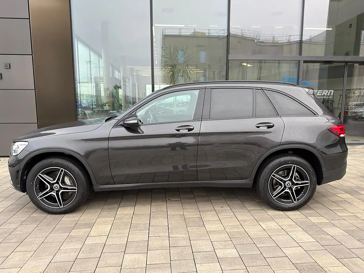 Mercedes-Benz GLC 300 de PHEV 4Matic *NIGHT PAKET* AMG LINE* *DIGITAL* Grau - 2