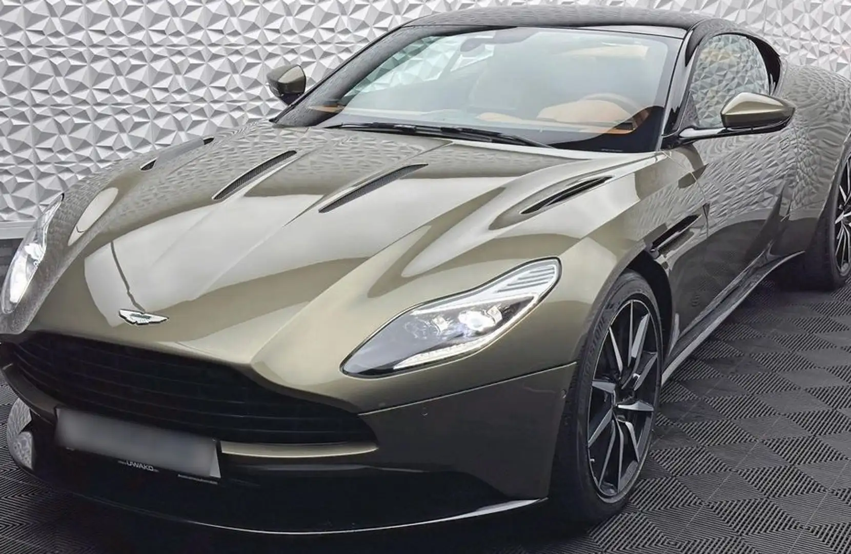 Aston Martin DB11 5.2 608 - 1