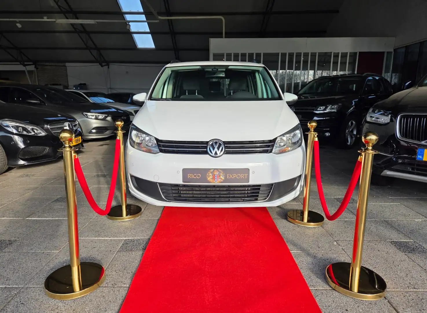Volkswagen Touran 1.6 TDI DSG HIGHLINE NAVI! 2013 Wit - 1