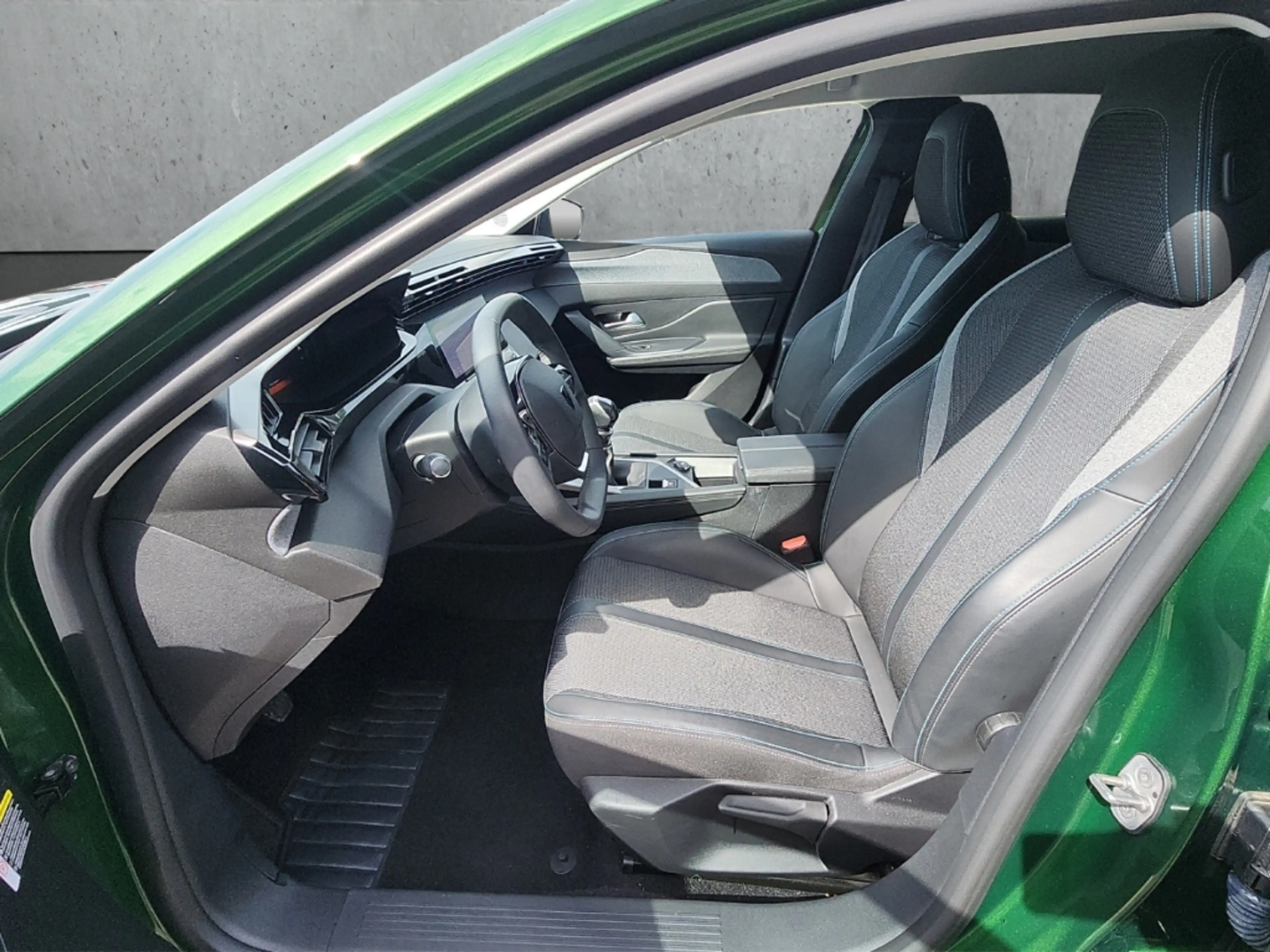 Peugeot 308 Allure PT130 LED Kamera CarPlay Navi Klimaautom-2 — photo 9