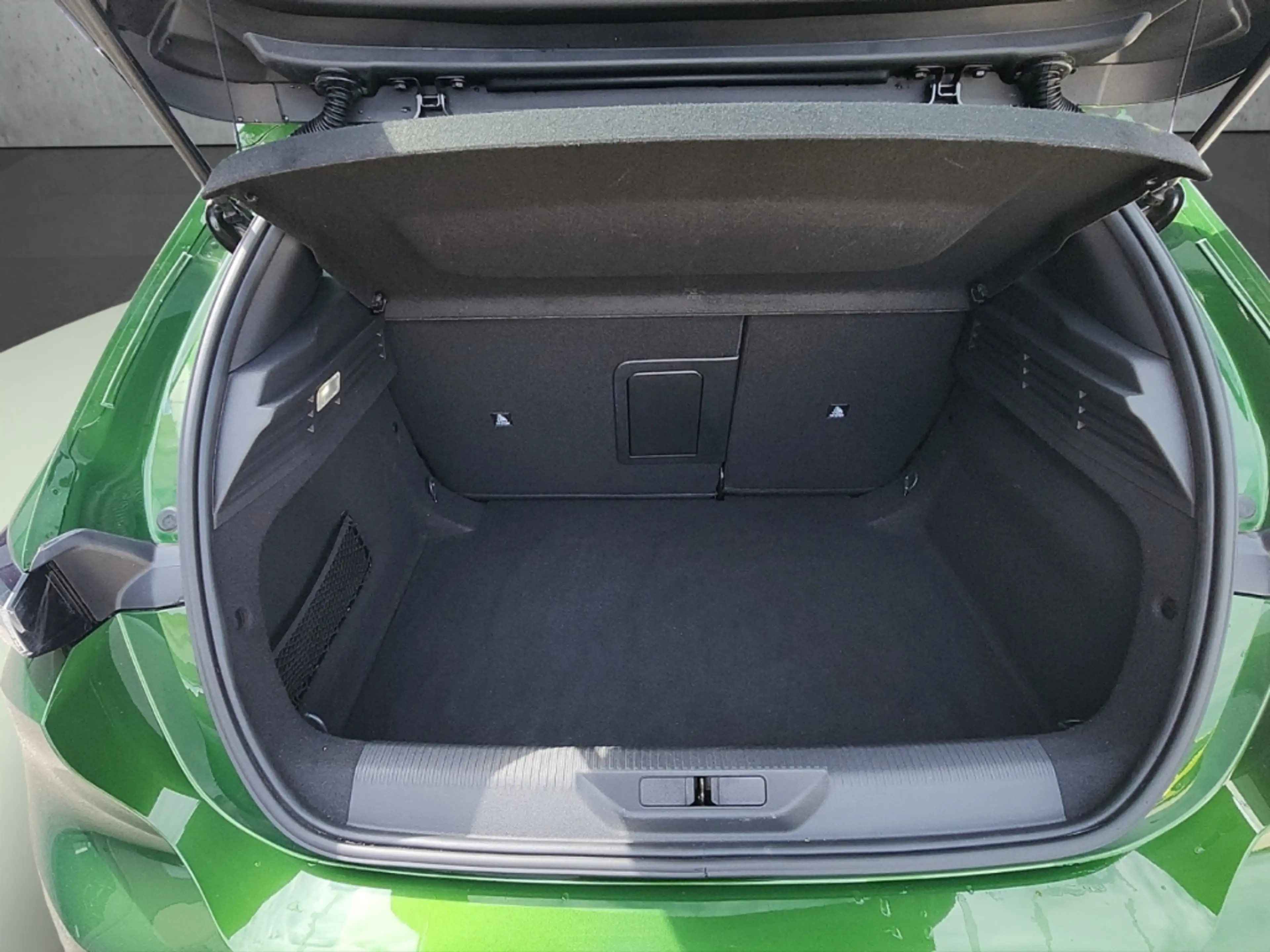 Peugeot 308 Allure PT130 LED Kamera CarPlay Navi Klimaautom-2 — photo 7