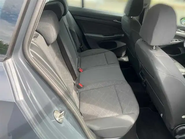Volkswagen Golf view 18
