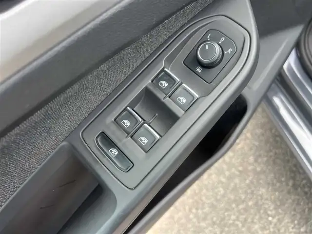 Volkswagen Golf view 14