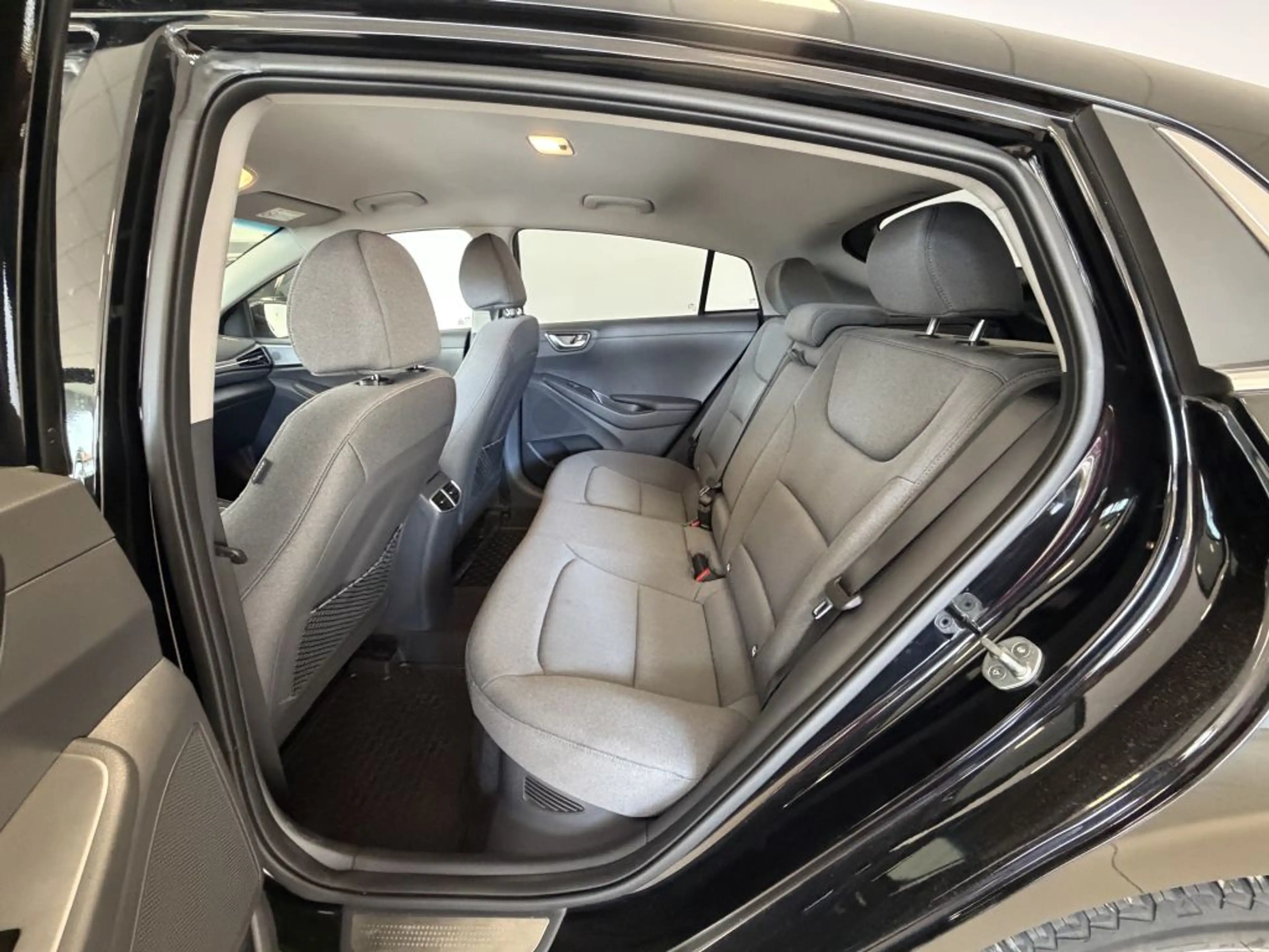 Hyundai IONIQ Hybrid 1.6 GDI Style — photo 8