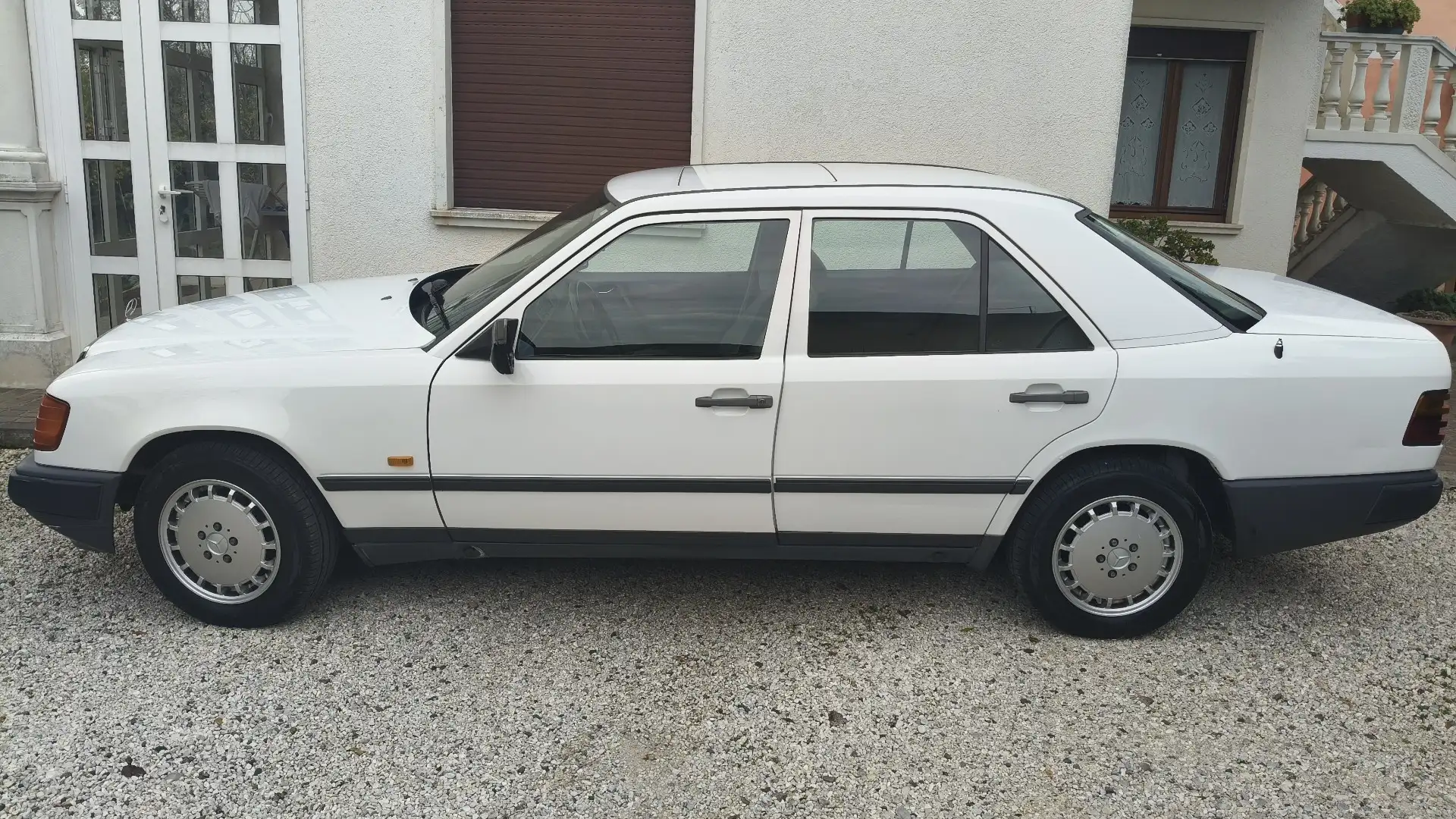 Mercedes-Benz 250 - 2