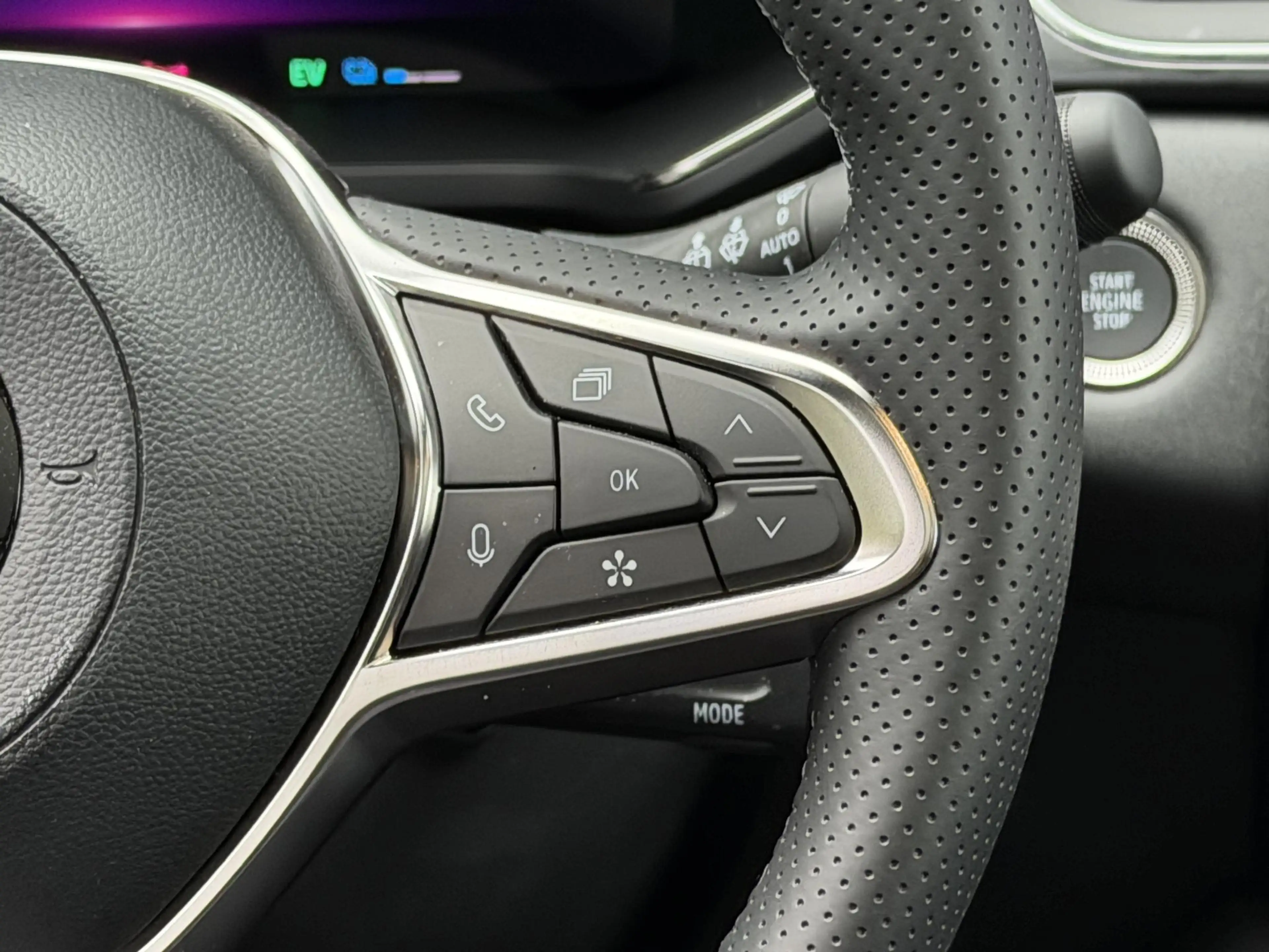 Mitsubishi Grandis 1.8 HEV Instyle | Harman Kardon | Panoramadak | Le — photo 23