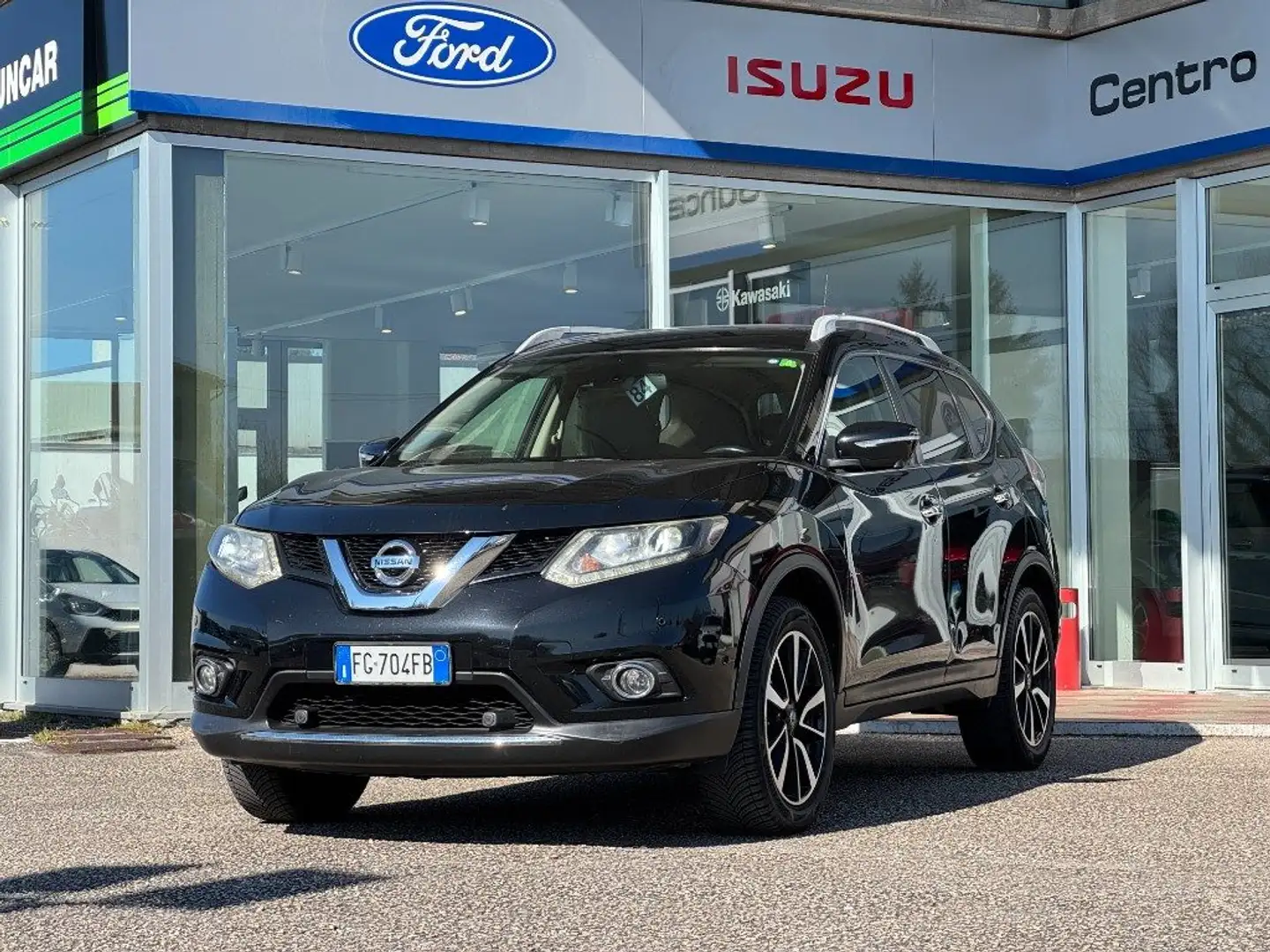 Nissan X-Trail 1.6 dCi 2WD Tekna Zwart - 1