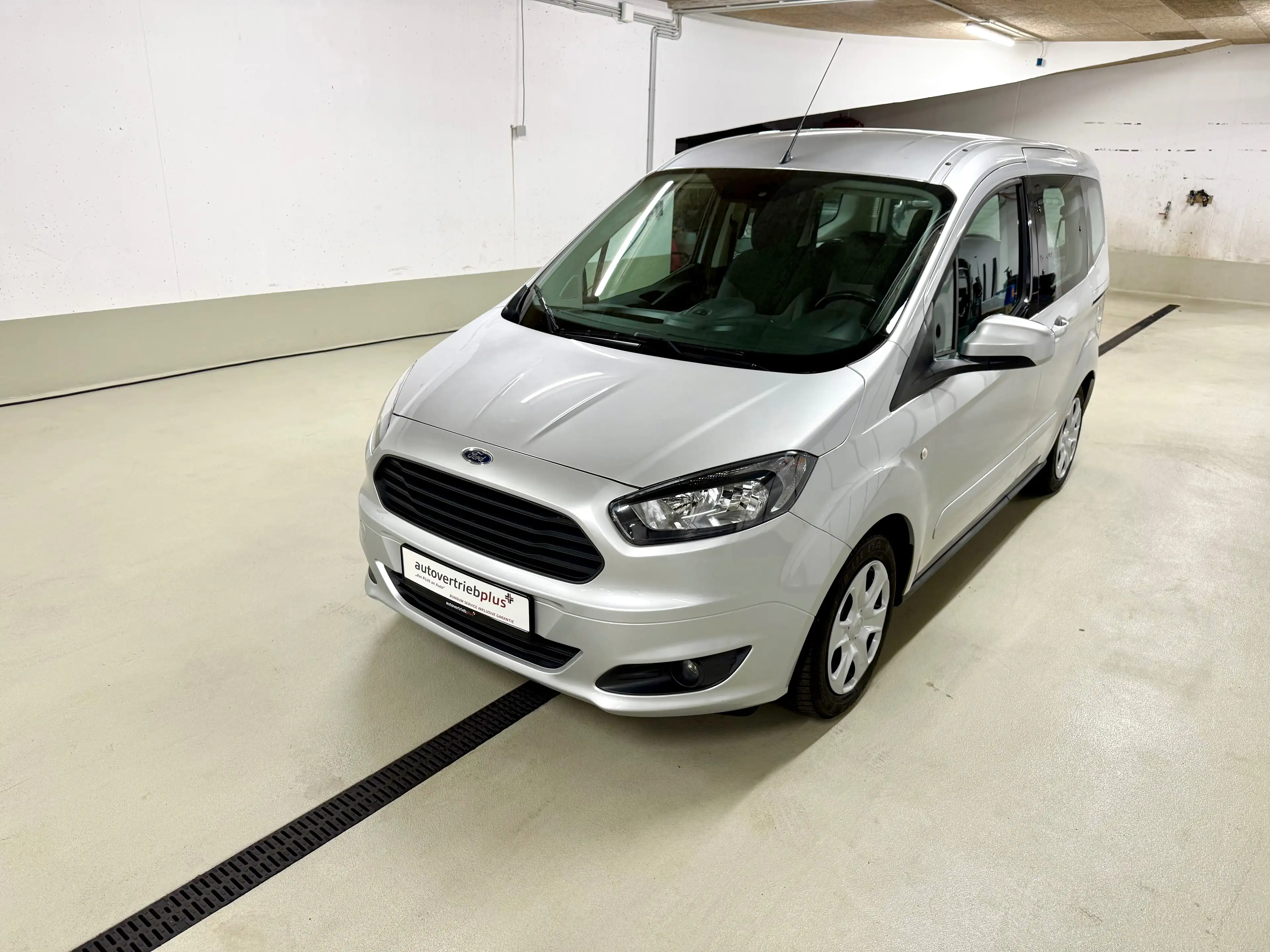 Ford Tourneo Courier Trend — photo 2