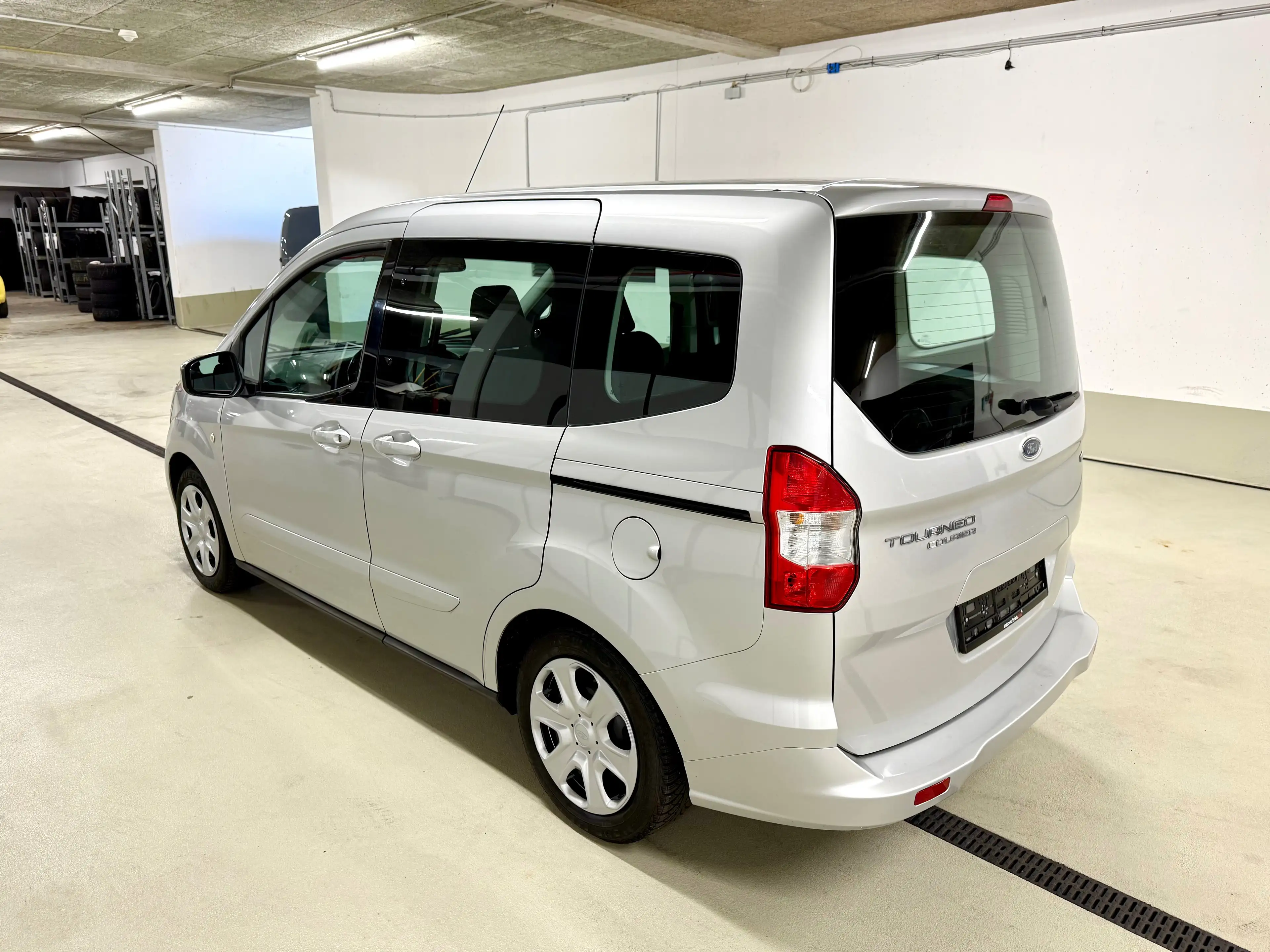 Ford Tourneo Courier Trend — photo 4