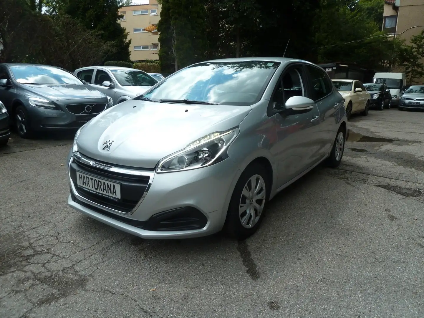 Peugeot 208 Active Silber - 1