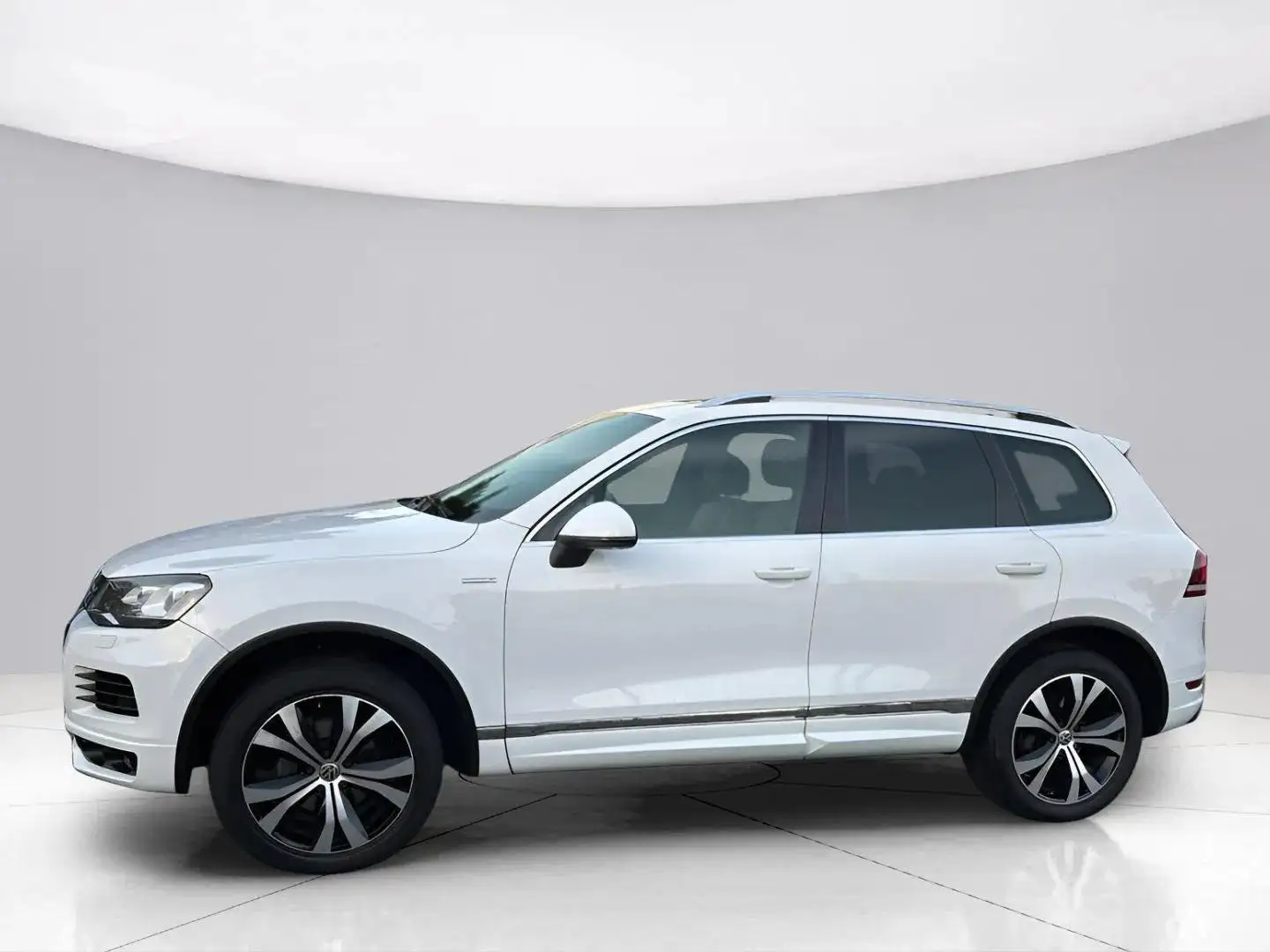 Volkswagen Touareg V6 TDI BMT Edition X*Kamera*SHZ*Temp.*BT*Navi*AHK* Weiß - 2