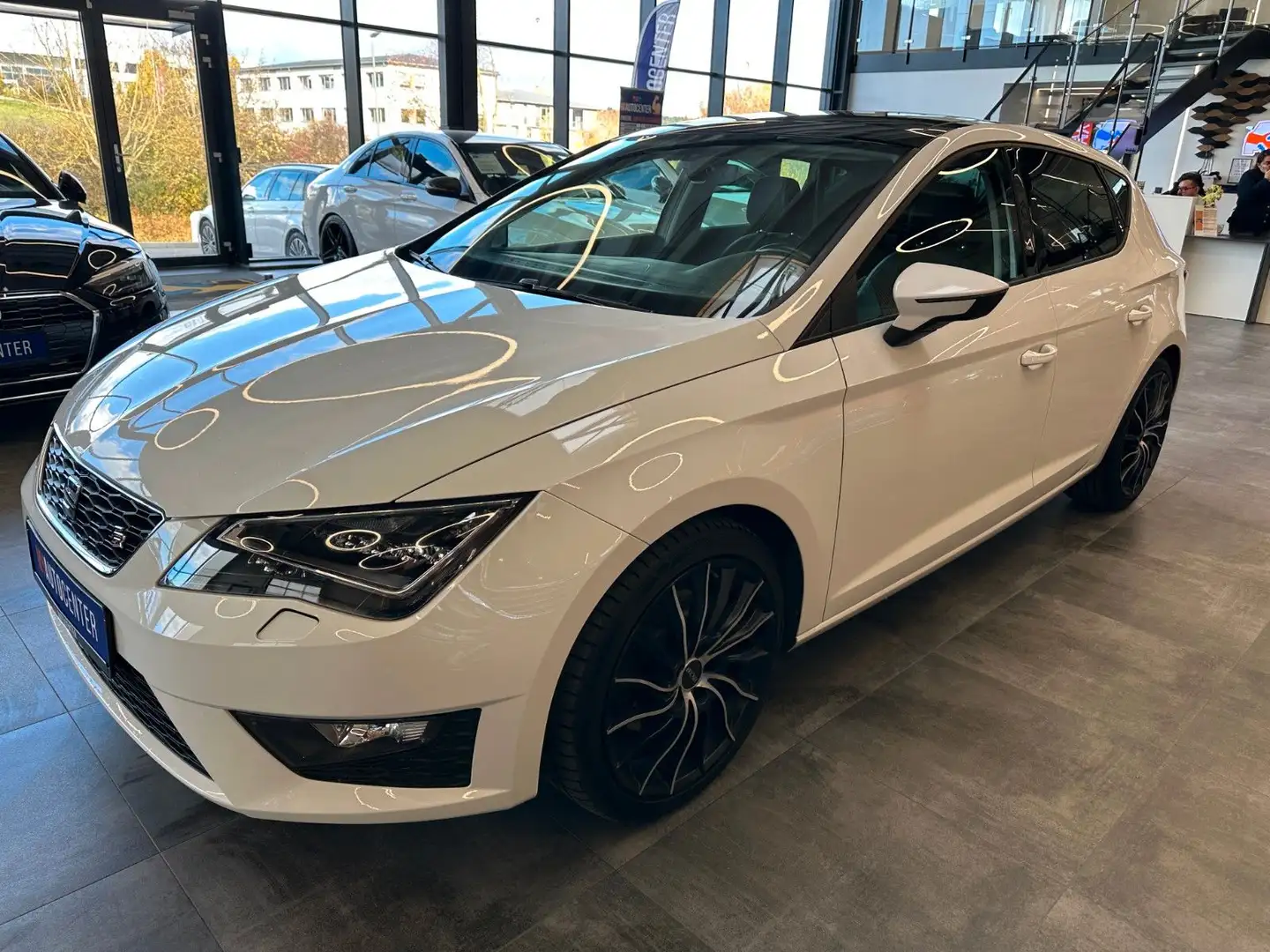 SEAT Leon FR *LED*Navi*Bluetooth*Klima*SHZ*Tempomat* Weiß - 2