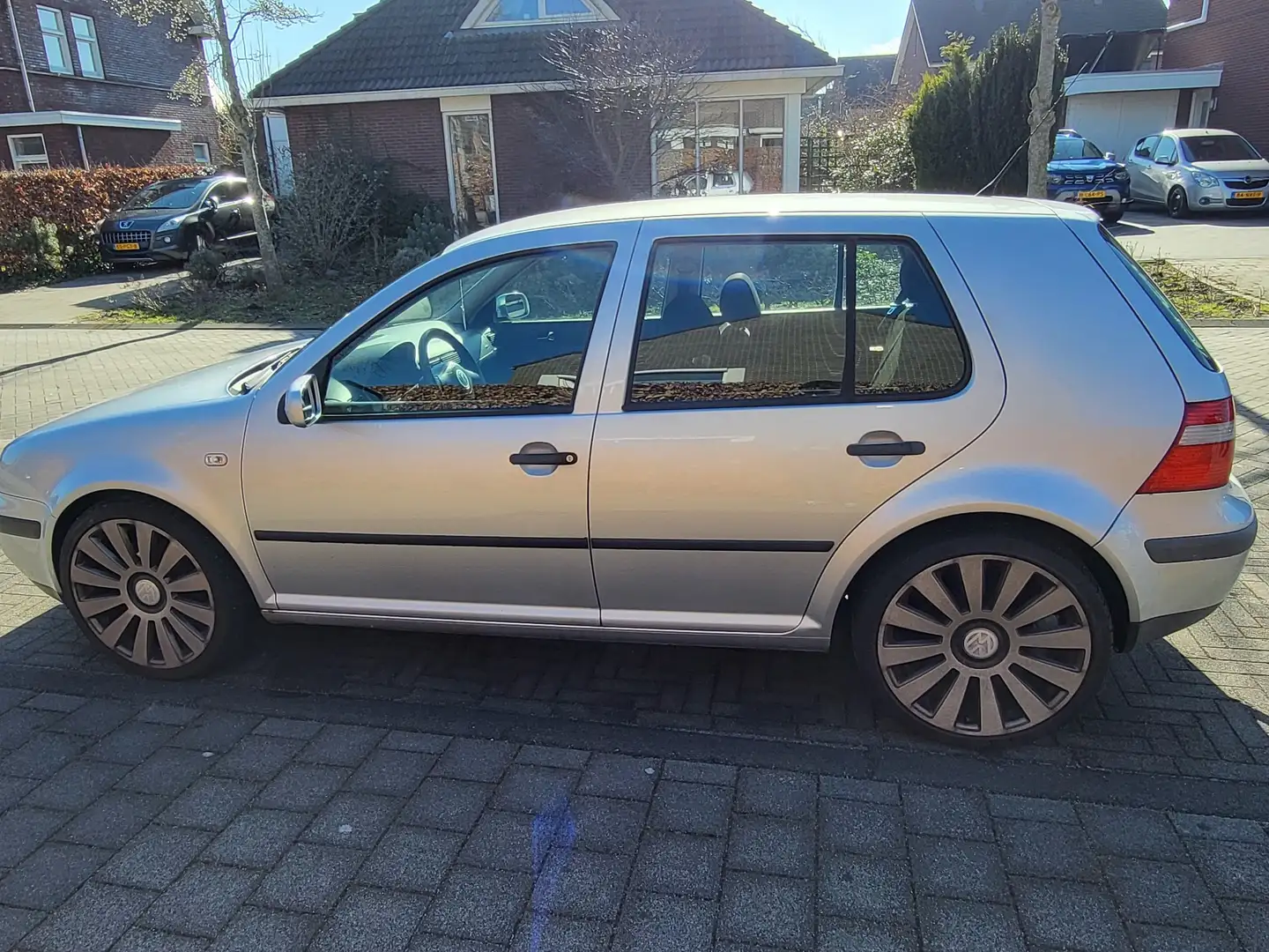 Volkswagen Golf 1.6-16V Trendline Grijs - 2