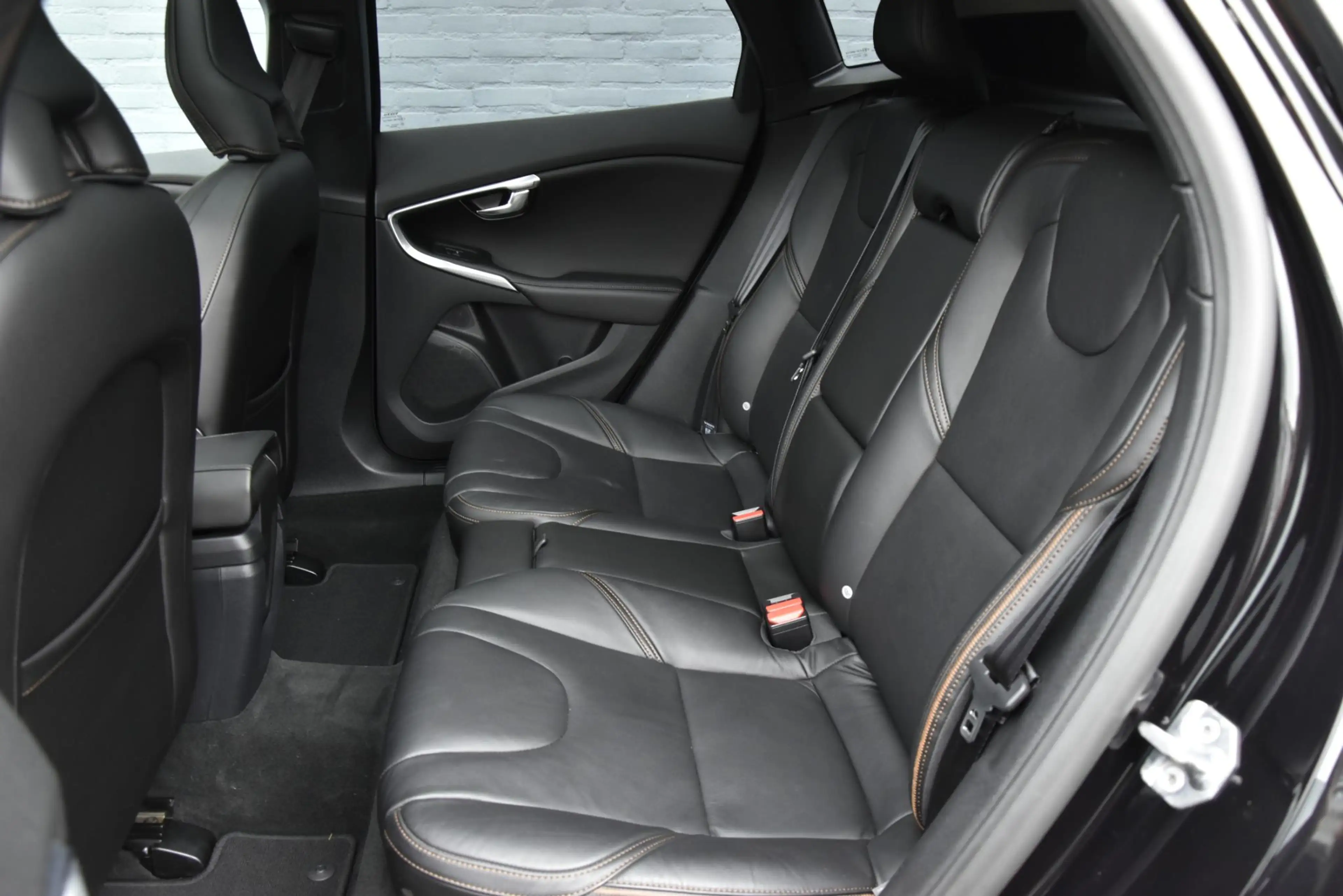 Volvo V40 Cross Country 1.5 T3 Polar+ Luxury — photo 9