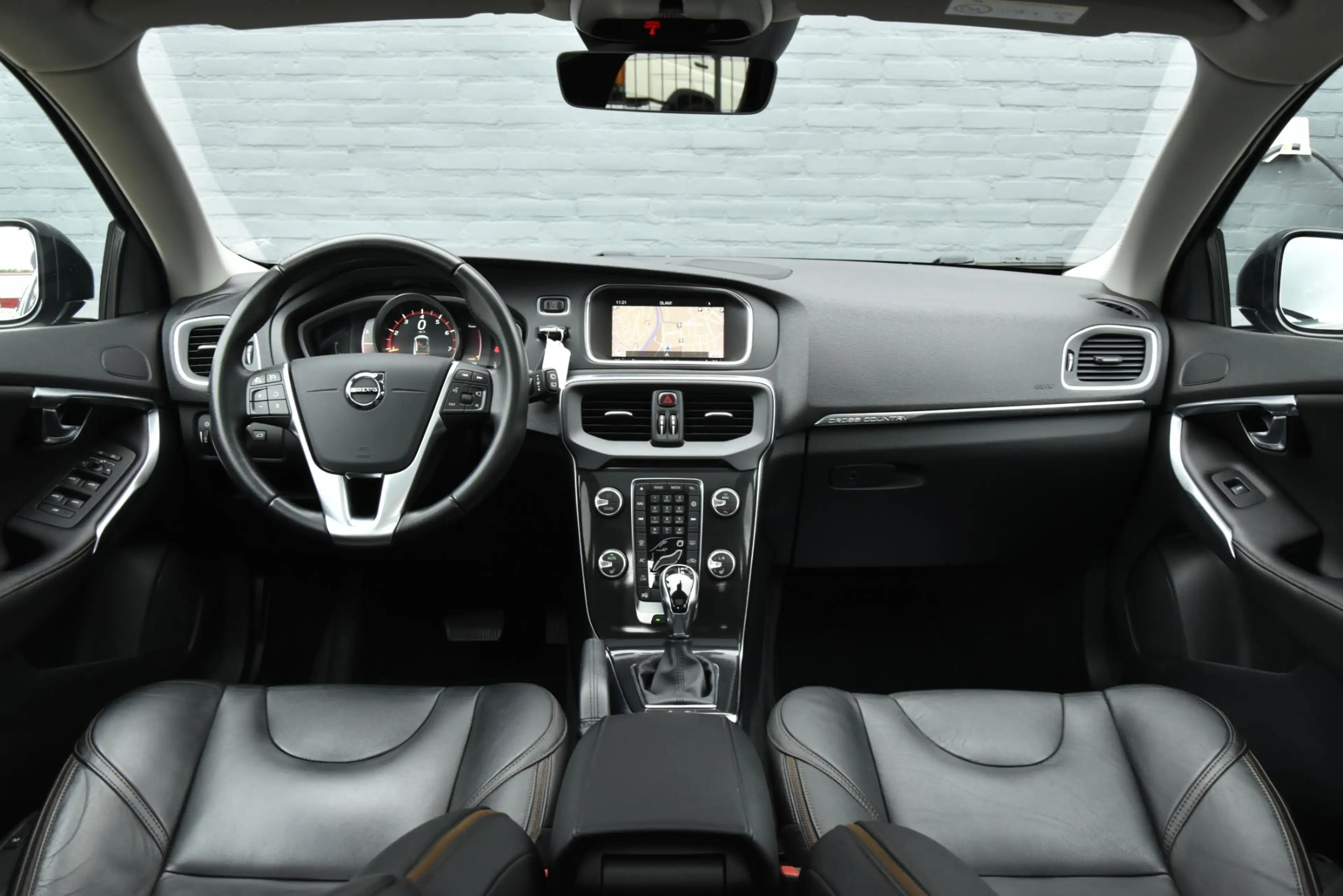 Volvo V40 Cross Country 1.5 T3 Polar+ Luxury — photo 7
