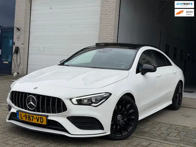 Mercedes-Benz CLA 220 4MATIC Premium Plus/ AMG uitvoering/ 1e EIG/ deale