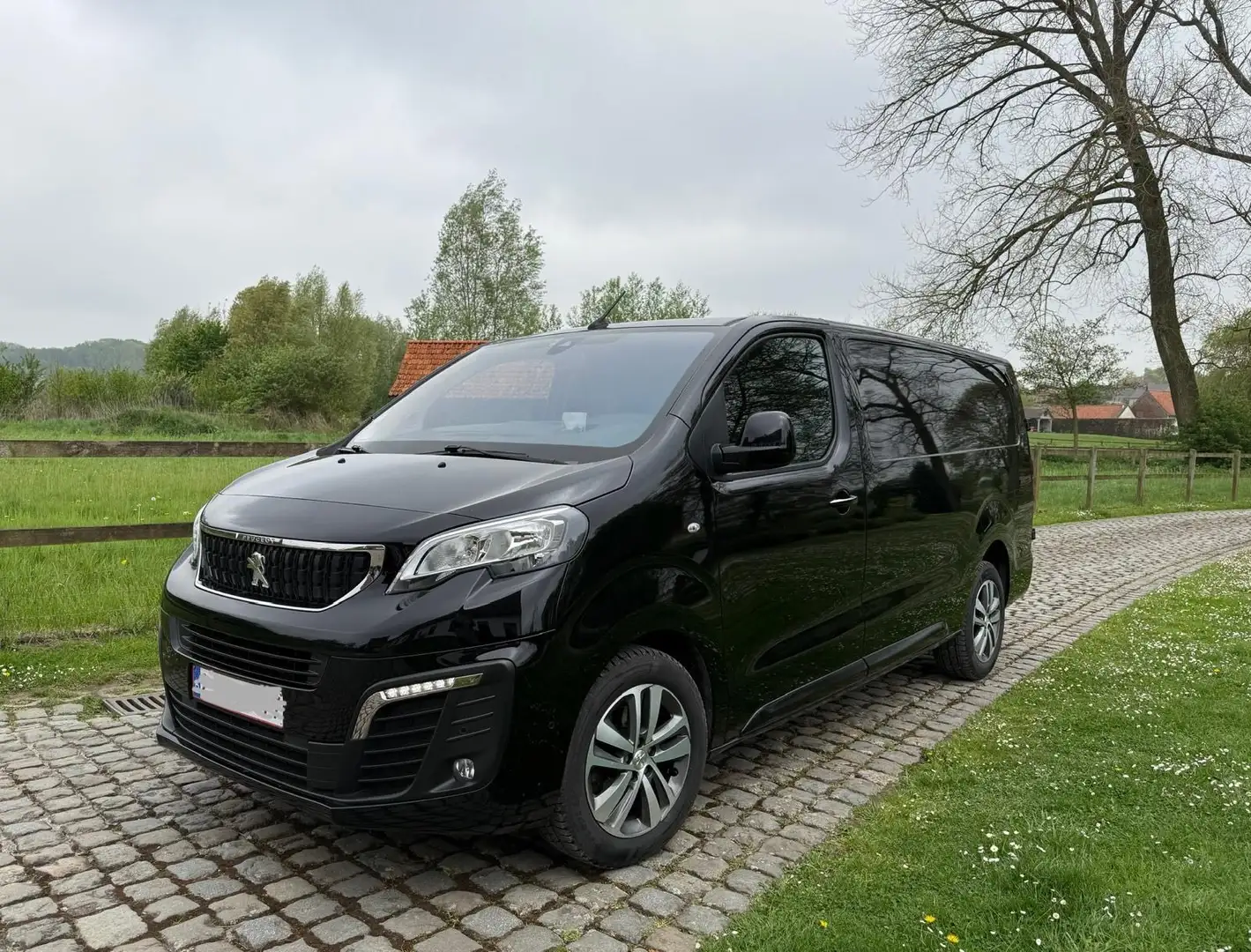 Peugeot Expert L3 - 2.0 HDI 180 PK automaat Full Option Zwart - 1
