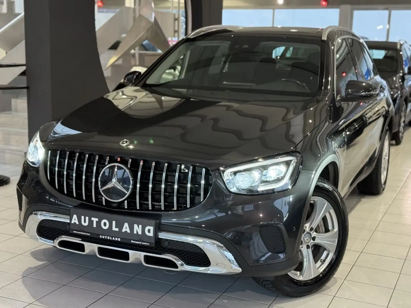 Mercedes-Benz GLC 300 de 4Matic Panoramaglasdach Grau - 1