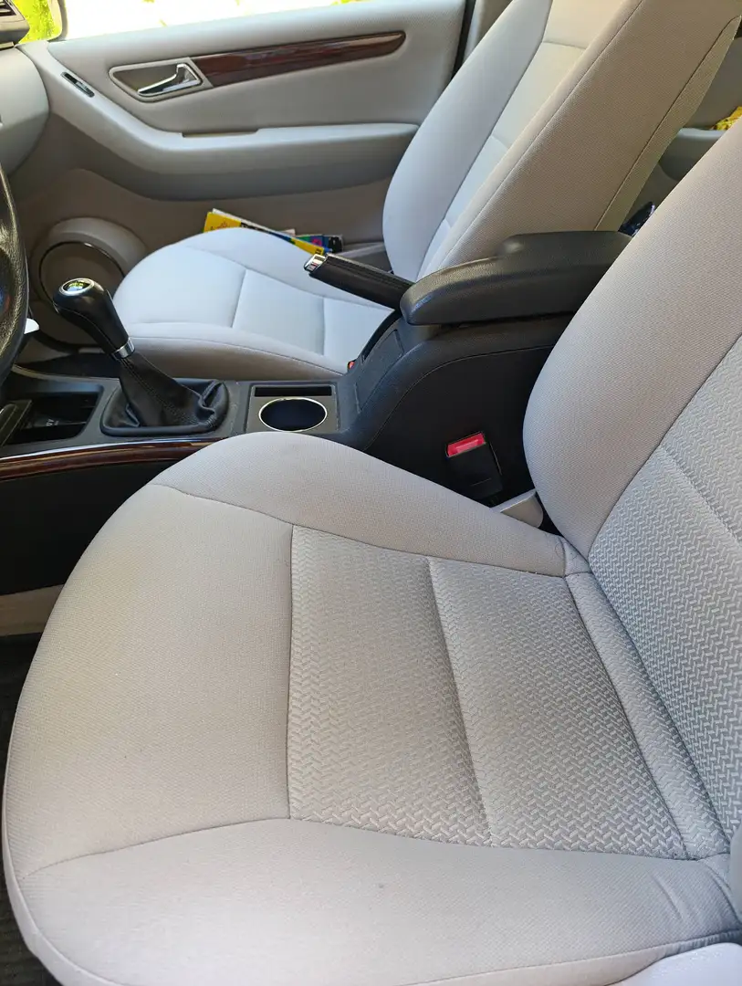 Mercedes-Benz A 180 A 180 Elegance Sport CDI Elegance Sport Silber - 2