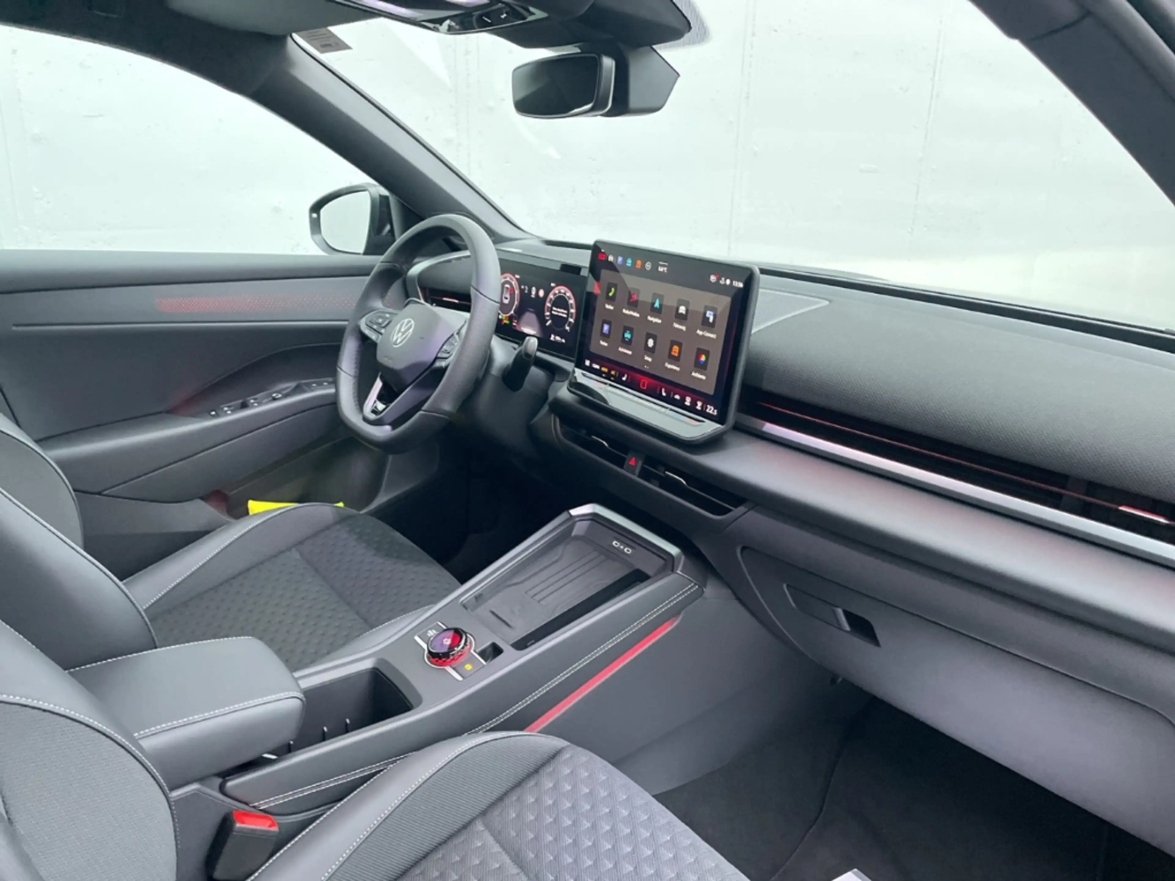 Volkswagen T-Roc R-Line 1.5eTSI DSG Kamera/LED Plus/Keyless/el.Heck — photo 8