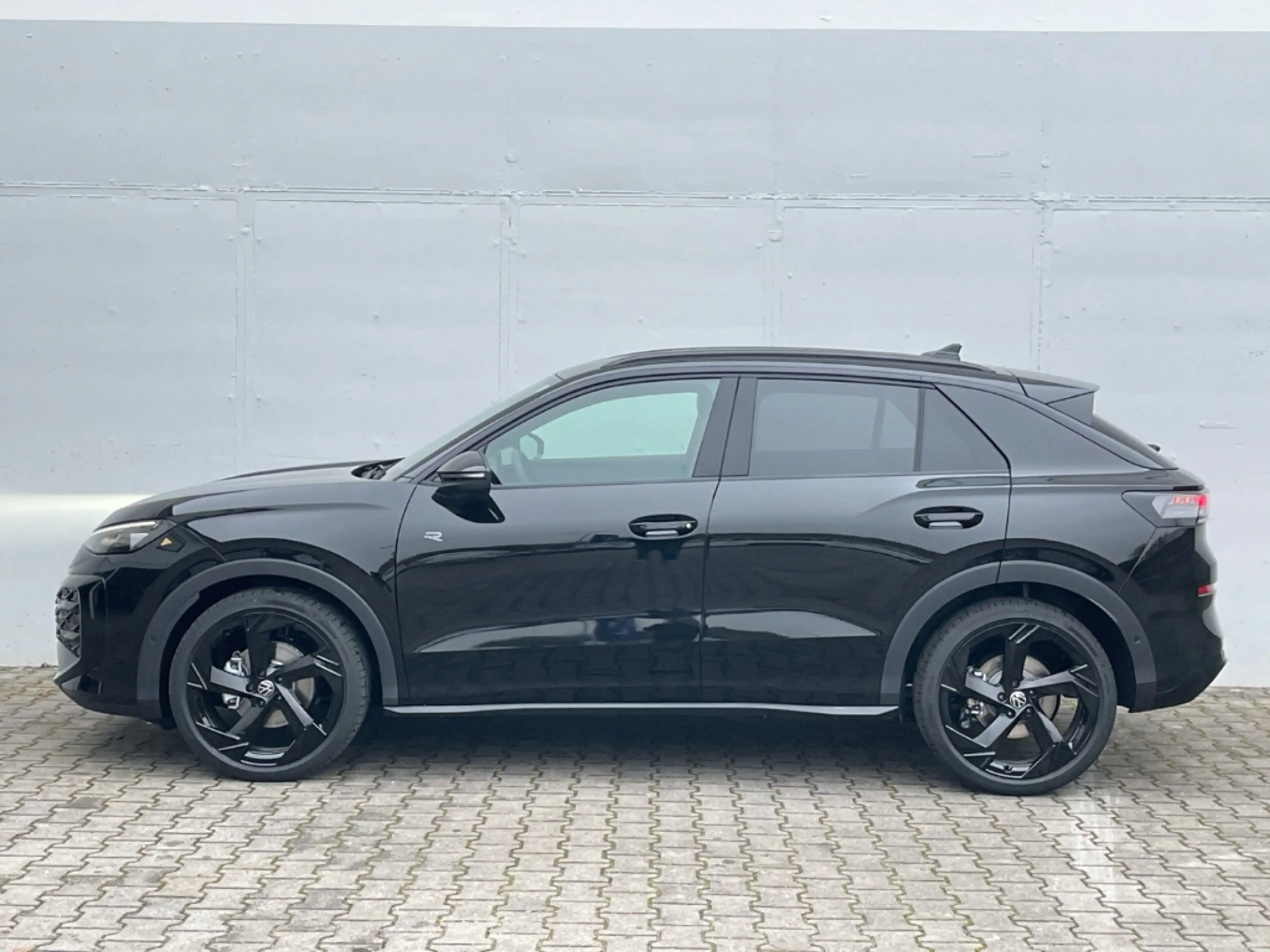 Volkswagen T-Roc R-Line 1.5eTSI DSG Kamera/LED Plus/Keyless/el.Heck — photo 4