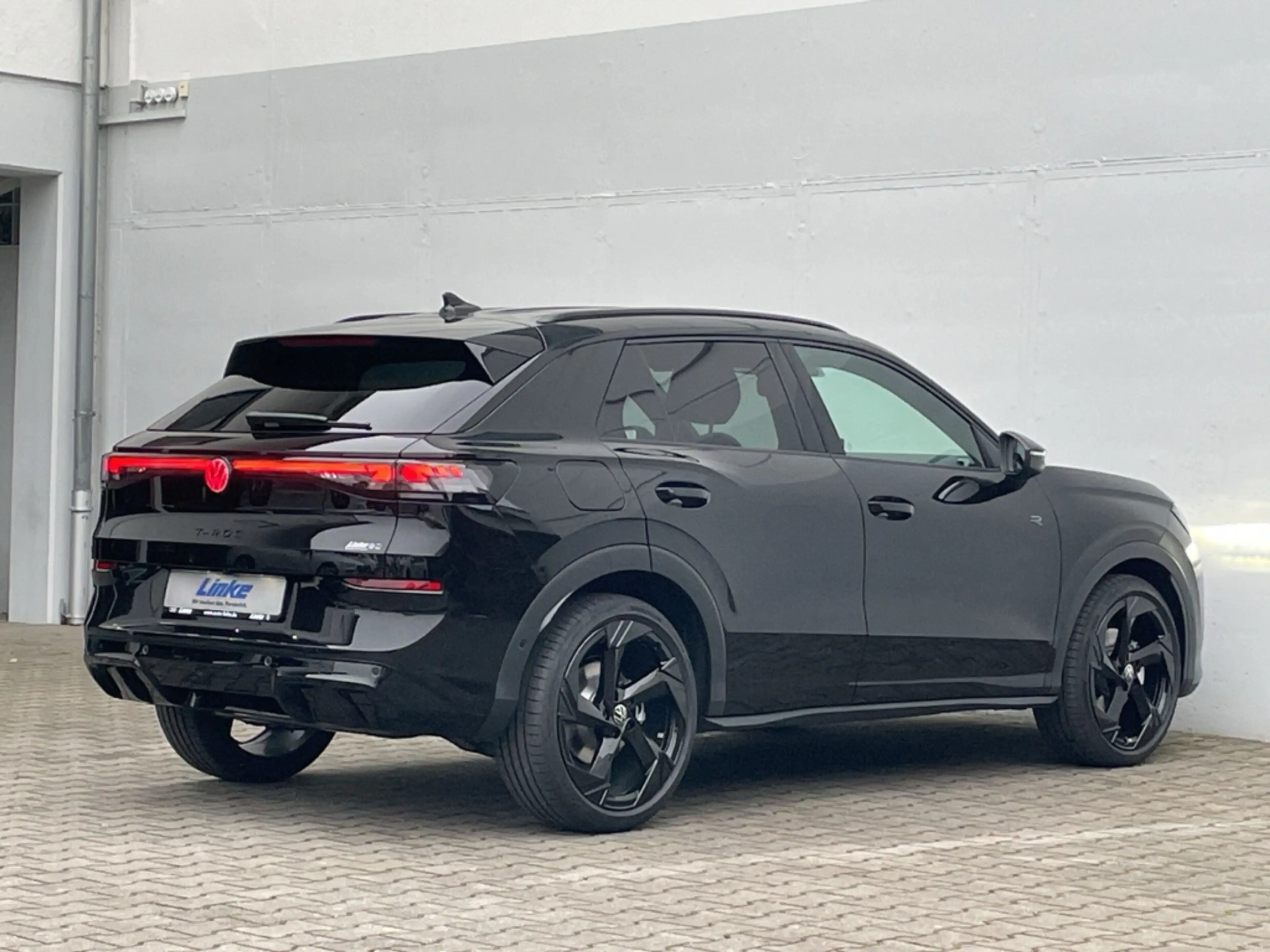Volkswagen T-Roc R-Line 1.5eTSI DSG Kamera/LED Plus/Keyless/el.Heck — photo 7