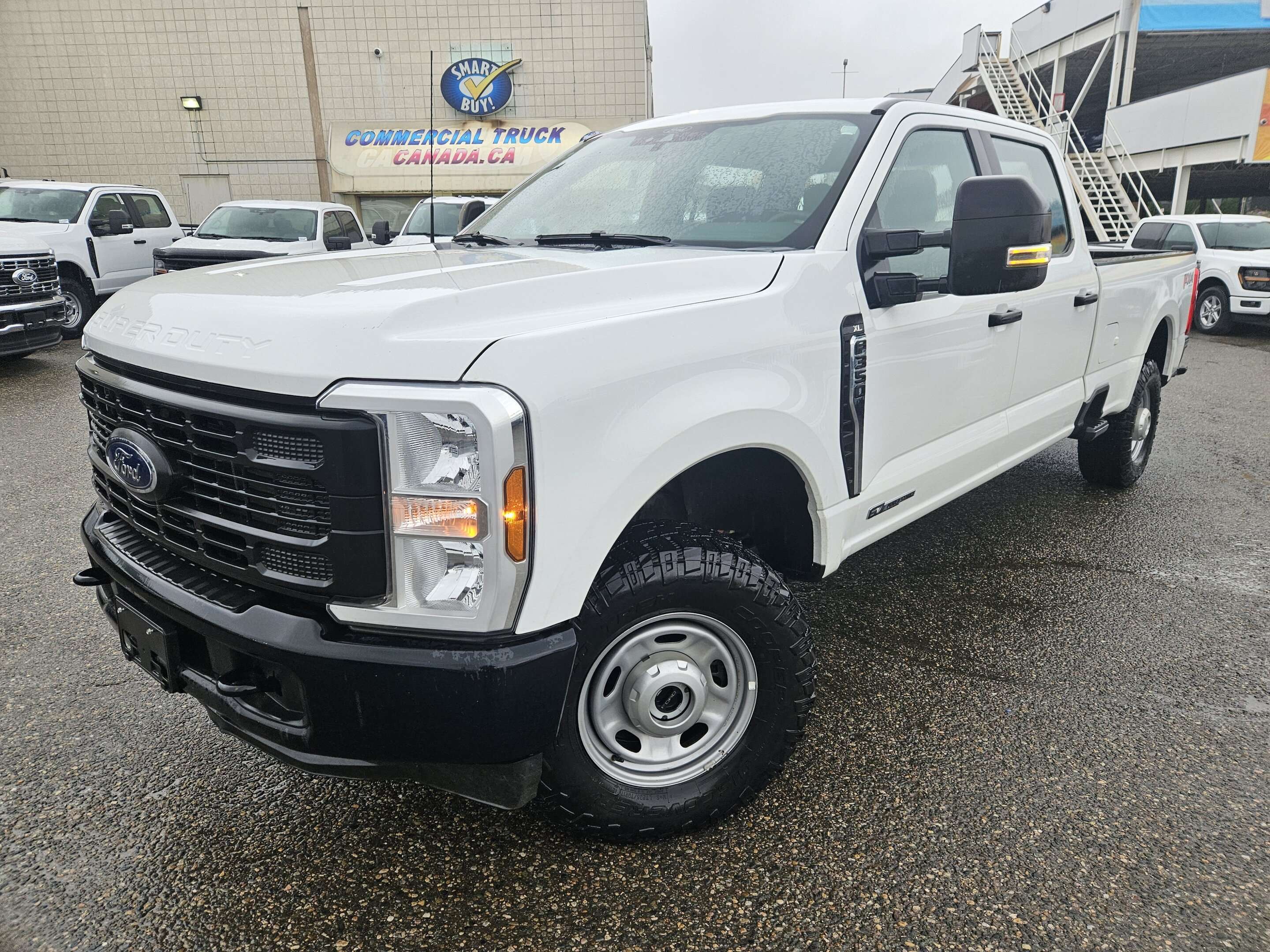 White 2025 Ford F-350 Super Duty Pickup Truck Four-Wheel Drive Automatic